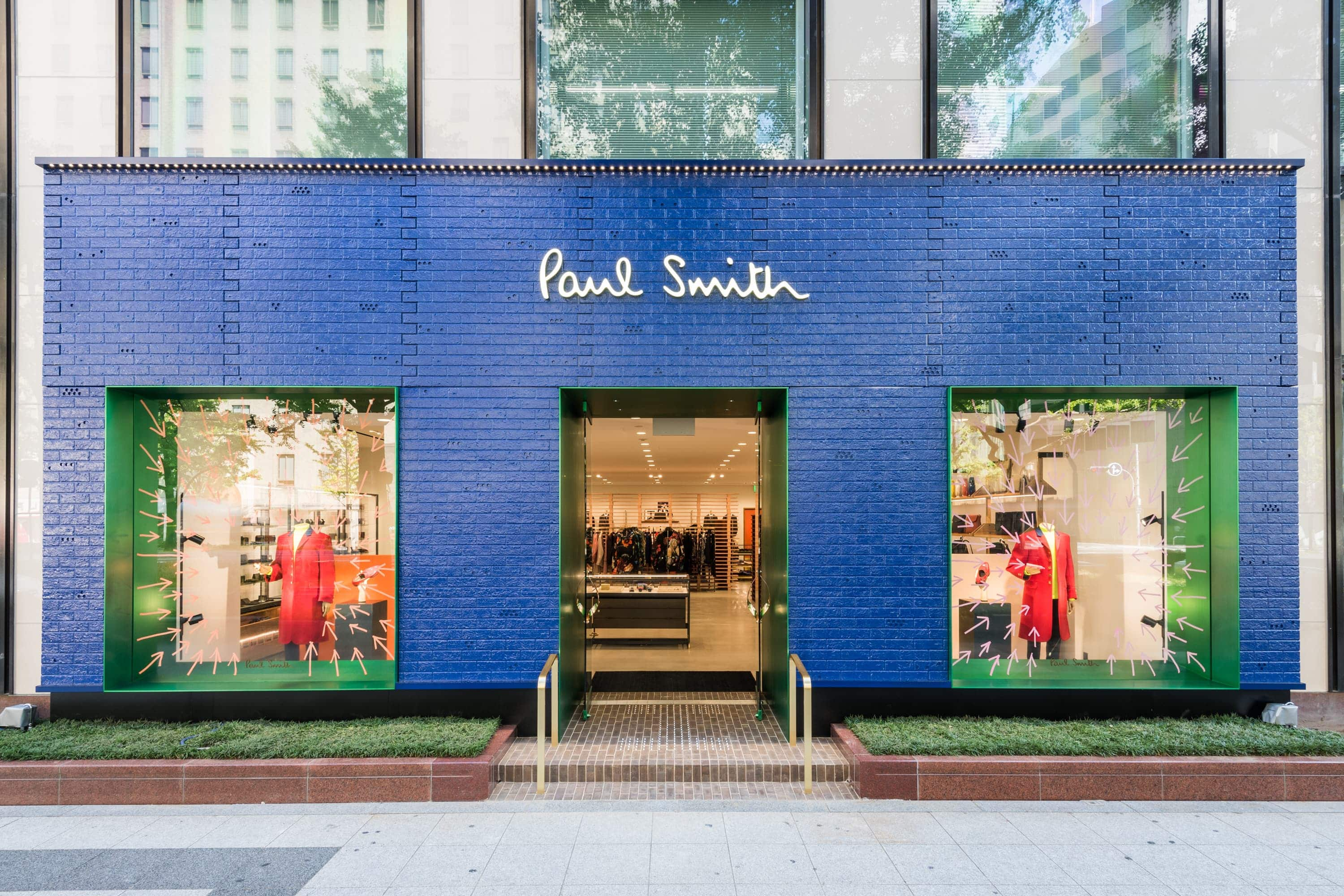 Paul Smith Opens New Flagship Shop in Osaka