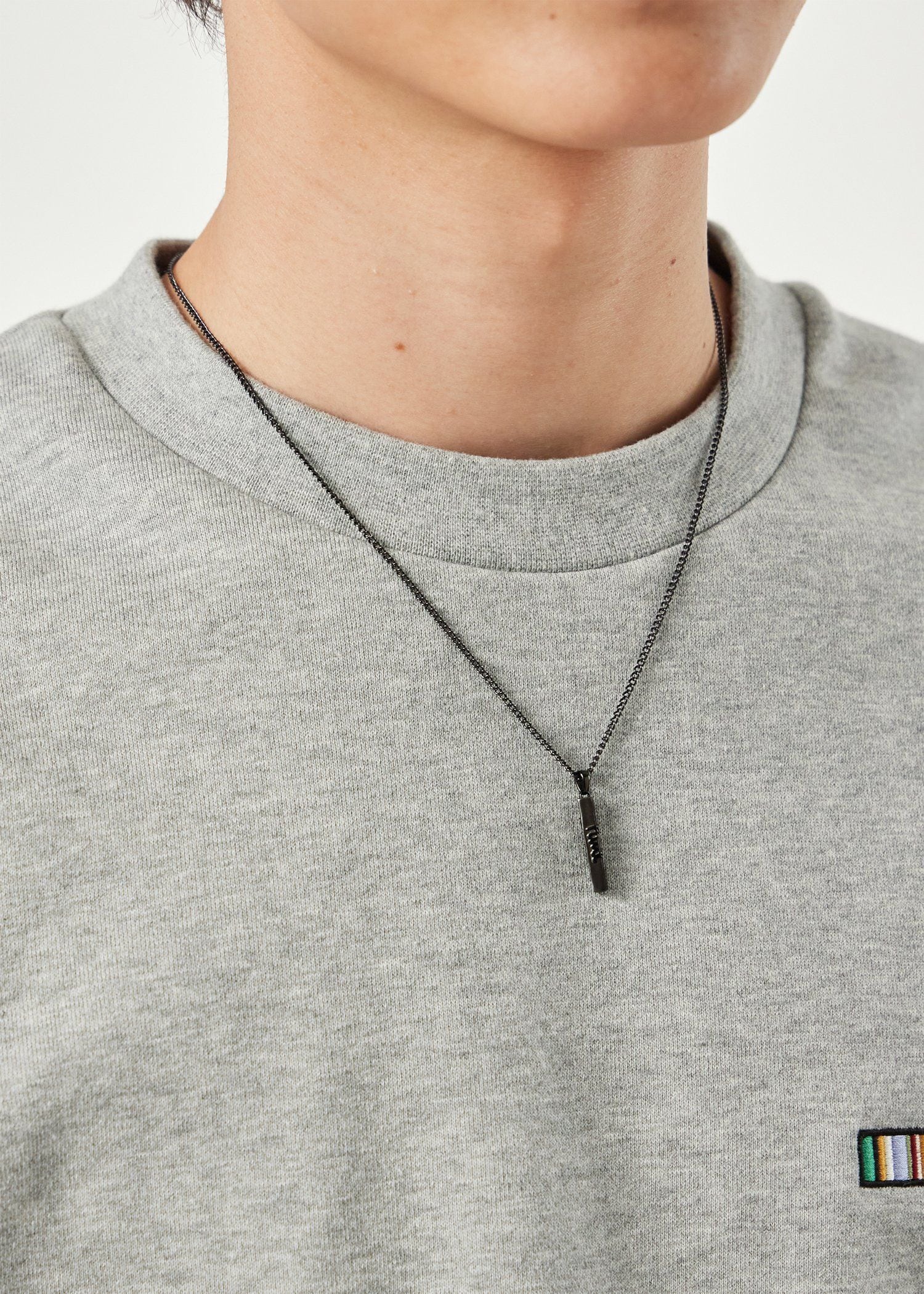 "Cropped Logo" ネックレス
