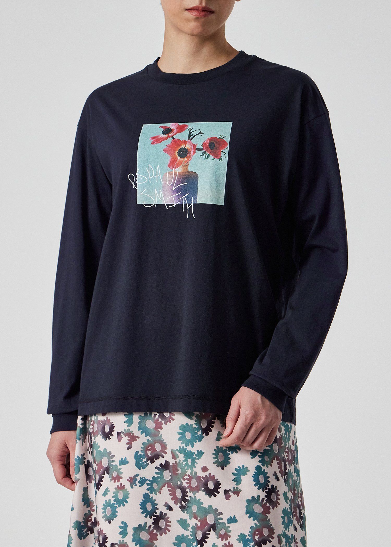 大型セールや時期 ウィメンズ ｜ポール 長袖Tシャツ（ネイビー） フラワー アート トップス
