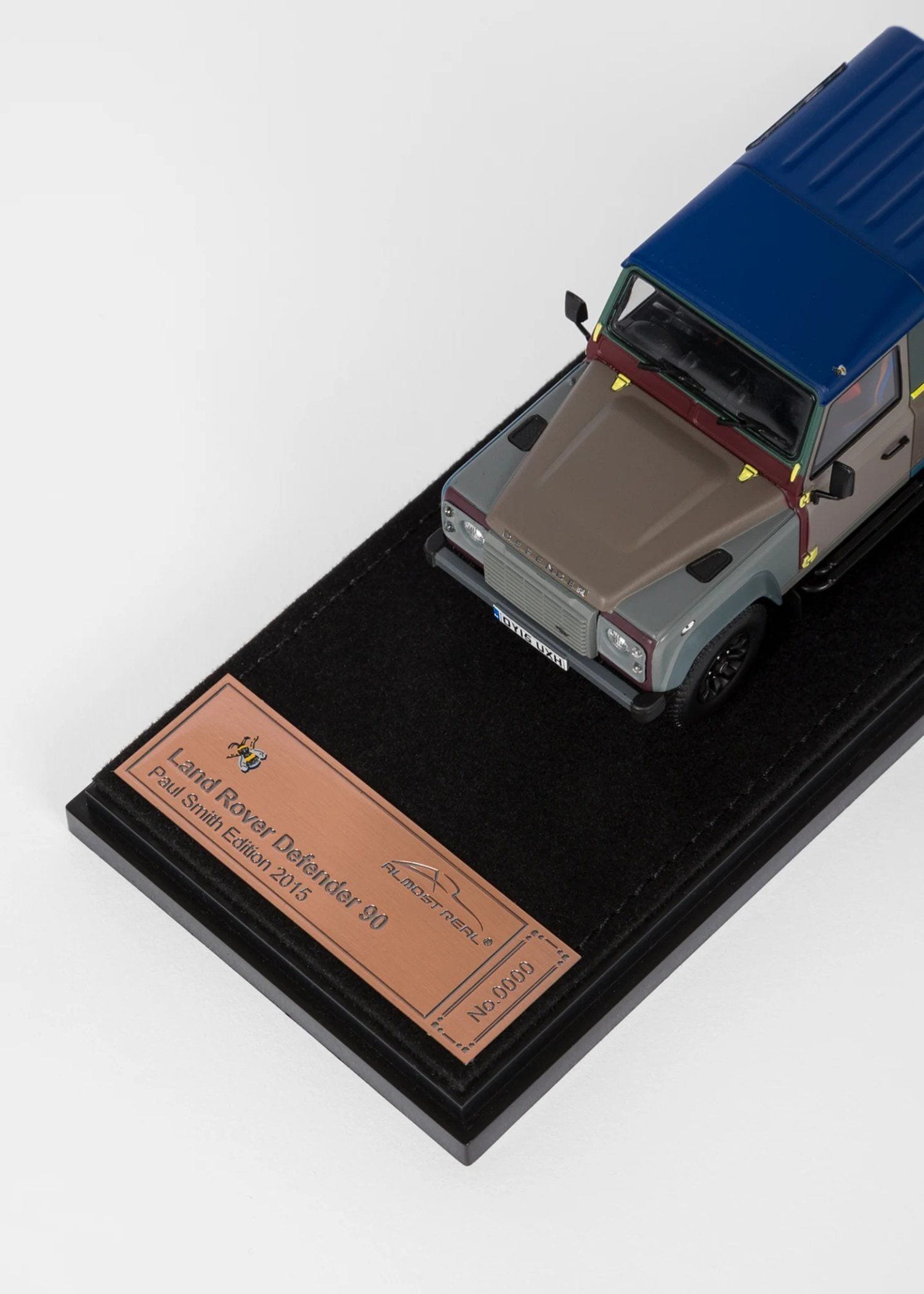 "Land Rover Defender for Paul Smith" 1/43ダイキャストカー