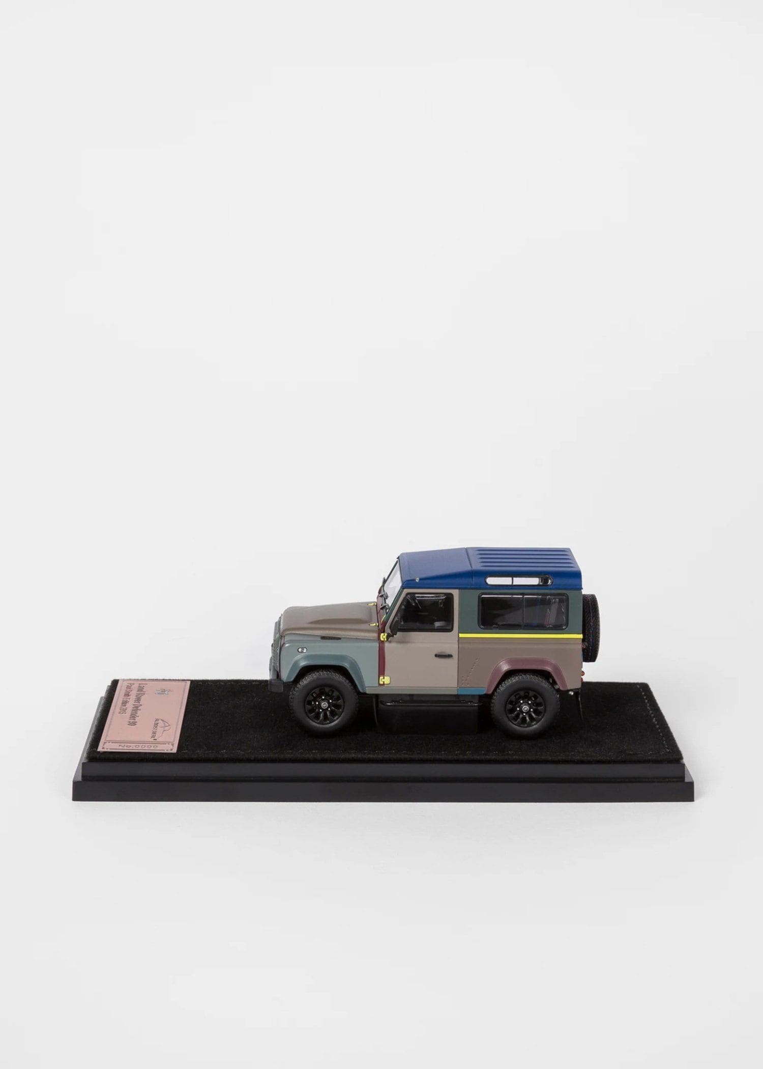 "Land Rover Defender for Paul Smith" 1/43ダイキャストカー
