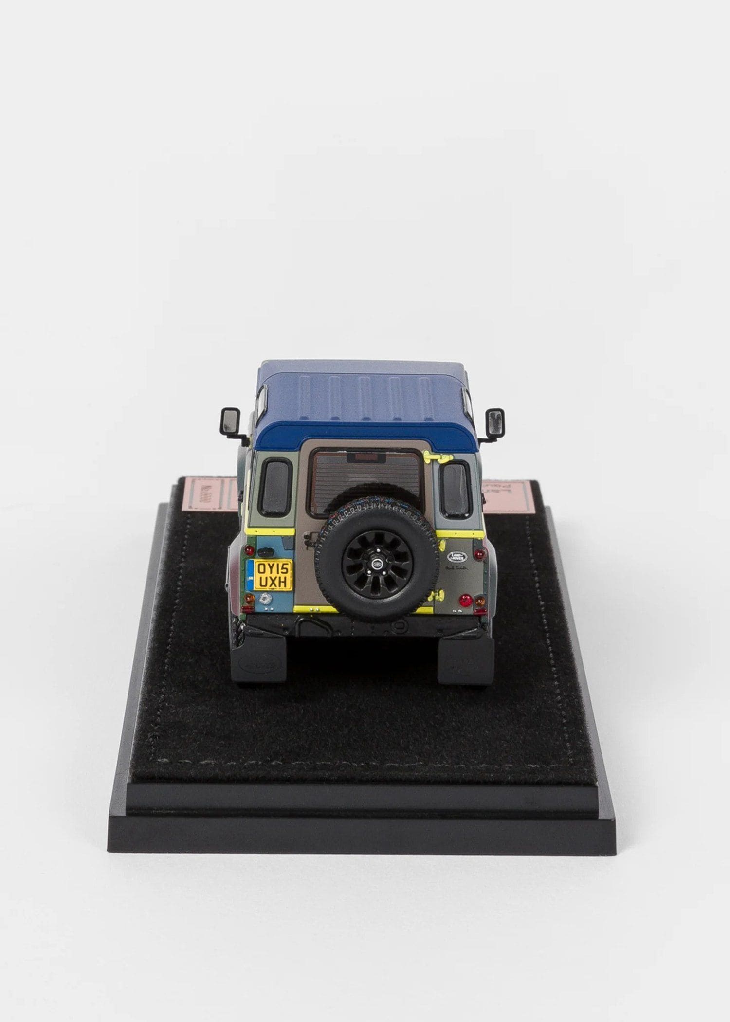 "Land Rover Defender for Paul Smith" 1/43ダイキャストカー