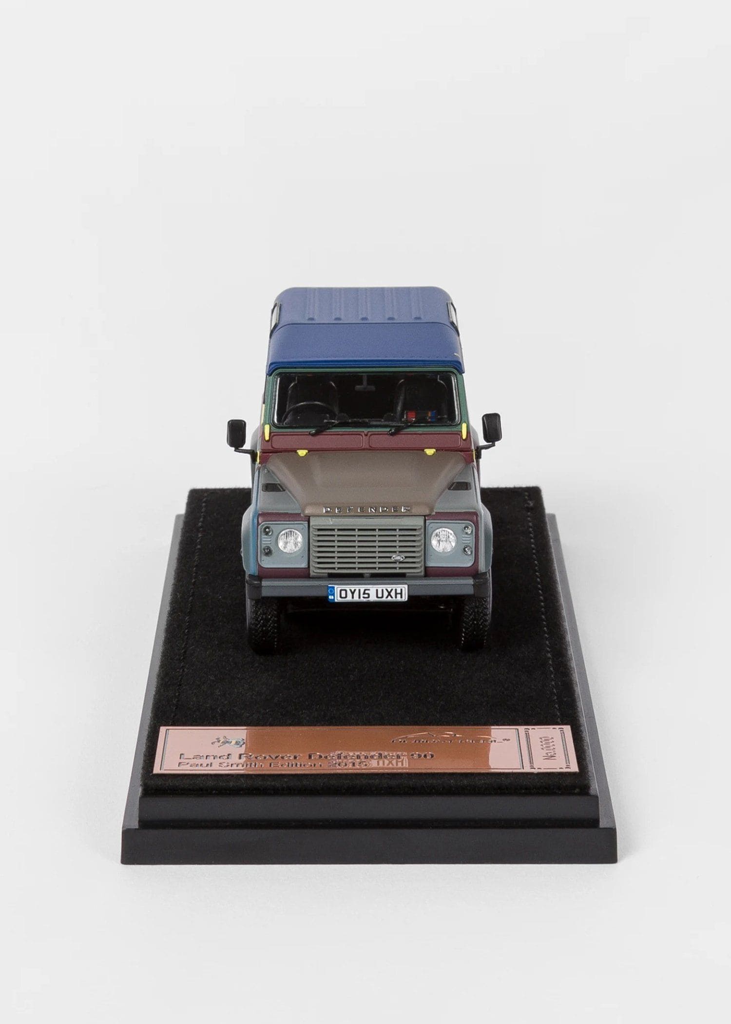 "Land Rover Defender for Paul Smith" 1/43ダイキャストカー
