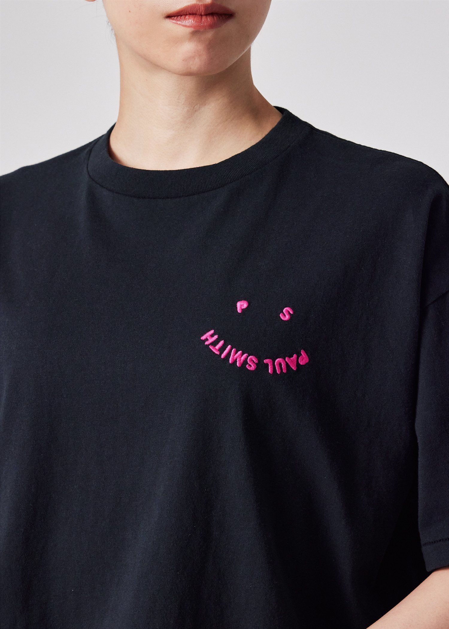 ウィメンズ "Happy" クロップド 半袖Tシャツ