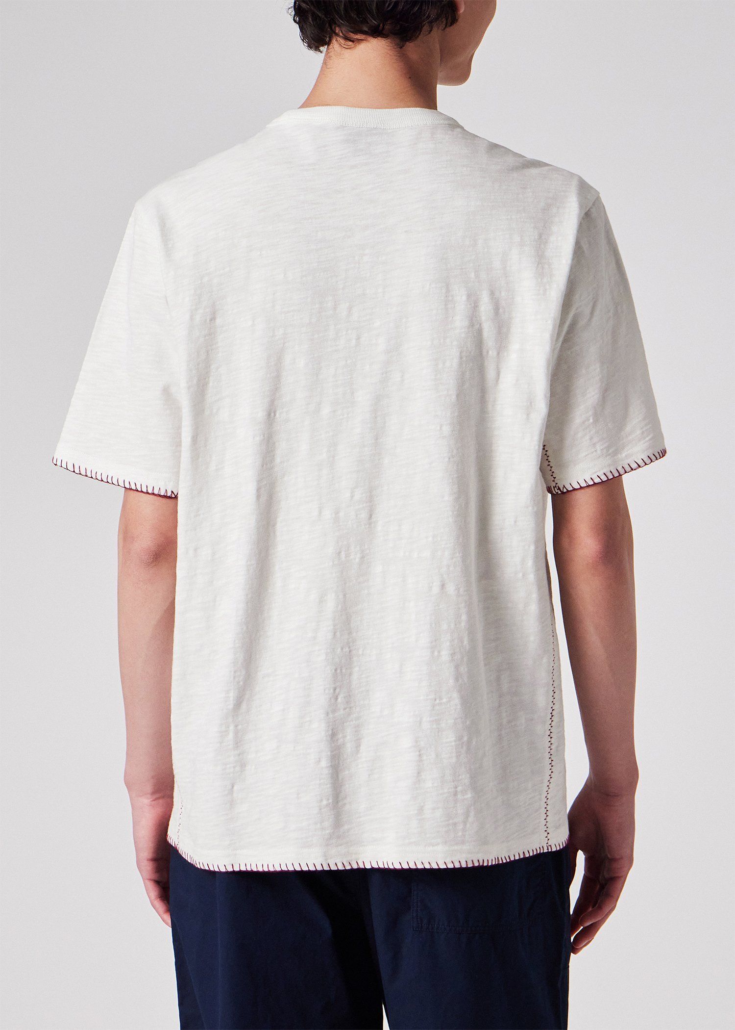 "Happy" ブランケットエンブロイダリー Tシャツ