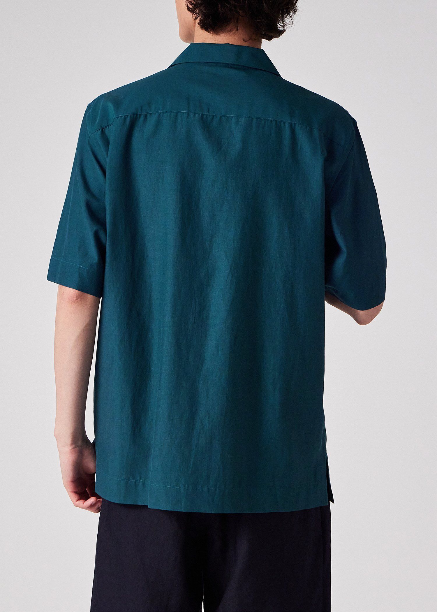 "Cropped Logo" ソリッド オープンカラーシャツ