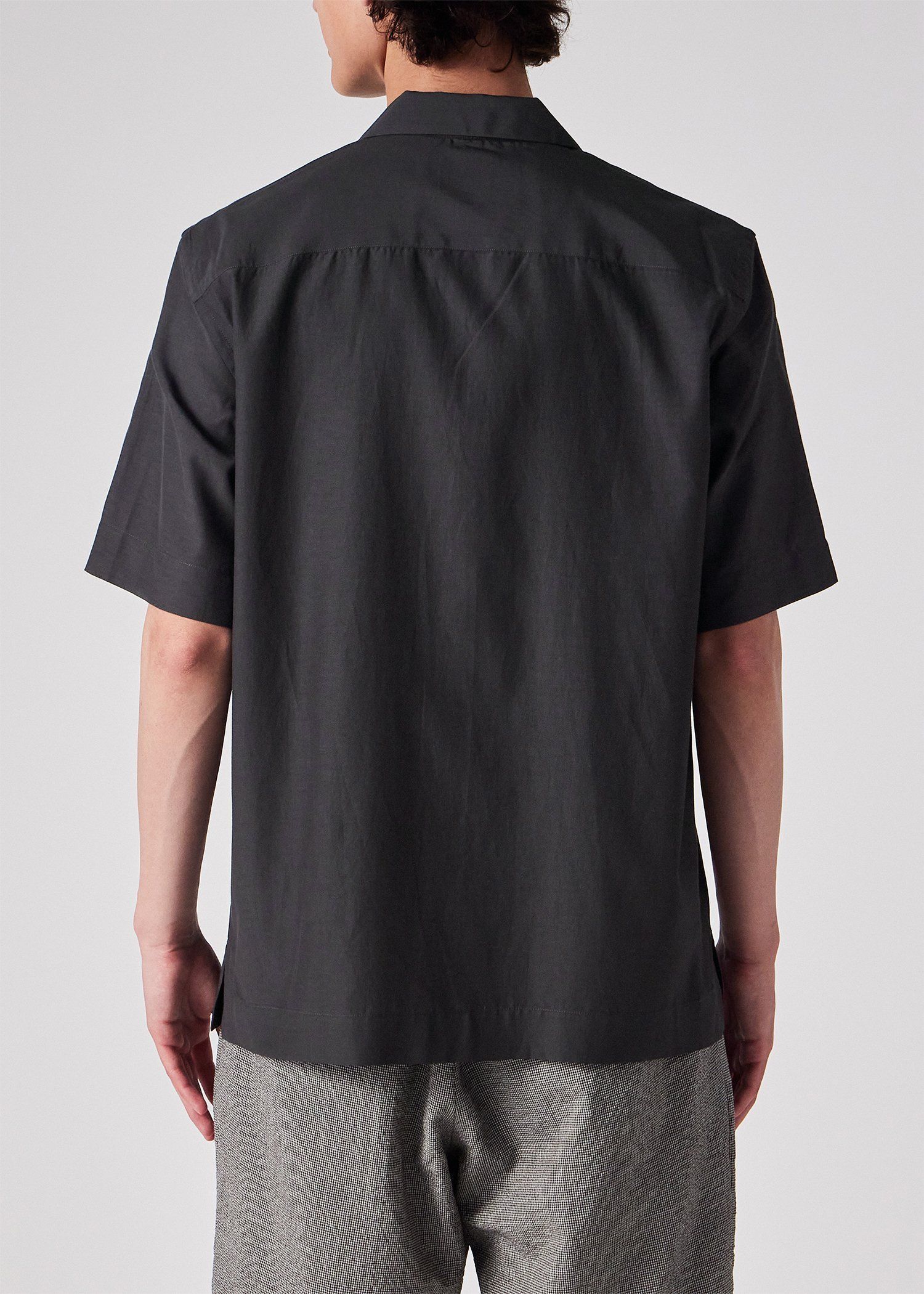 "Cropped Logo" ソリッド オープンカラーシャツ