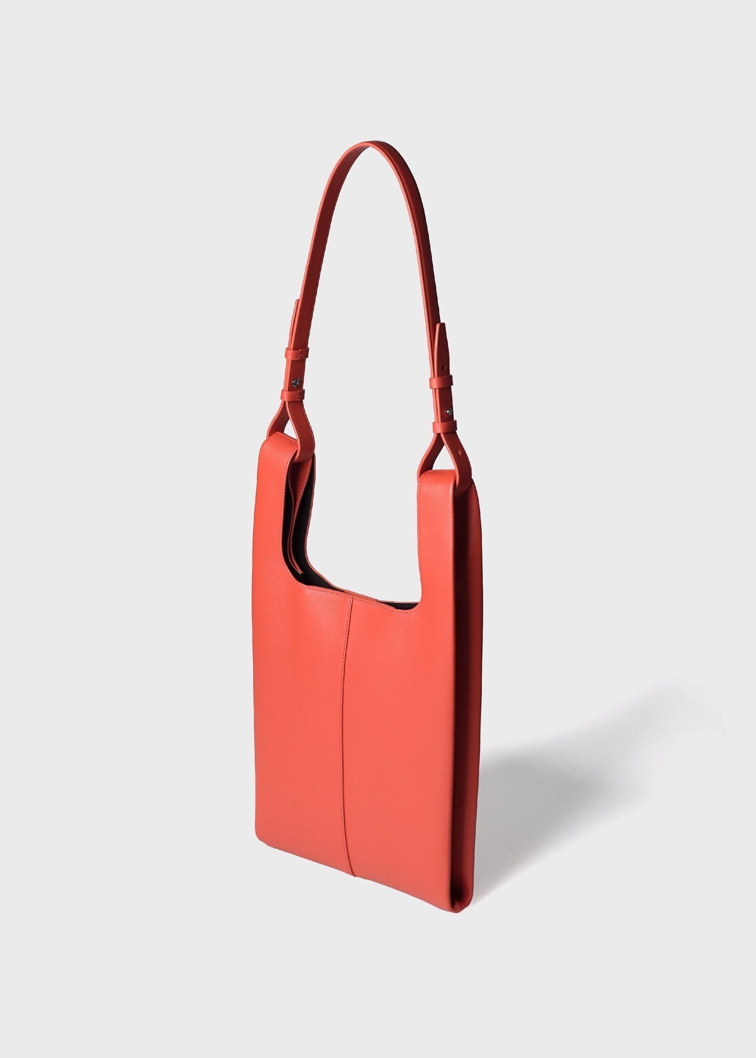 スラウチーレザー AW25 2WAY トートバッグ