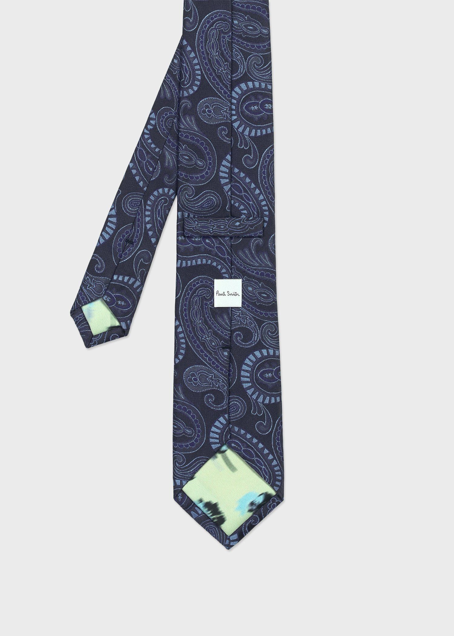 "Blue Paisley" タイ