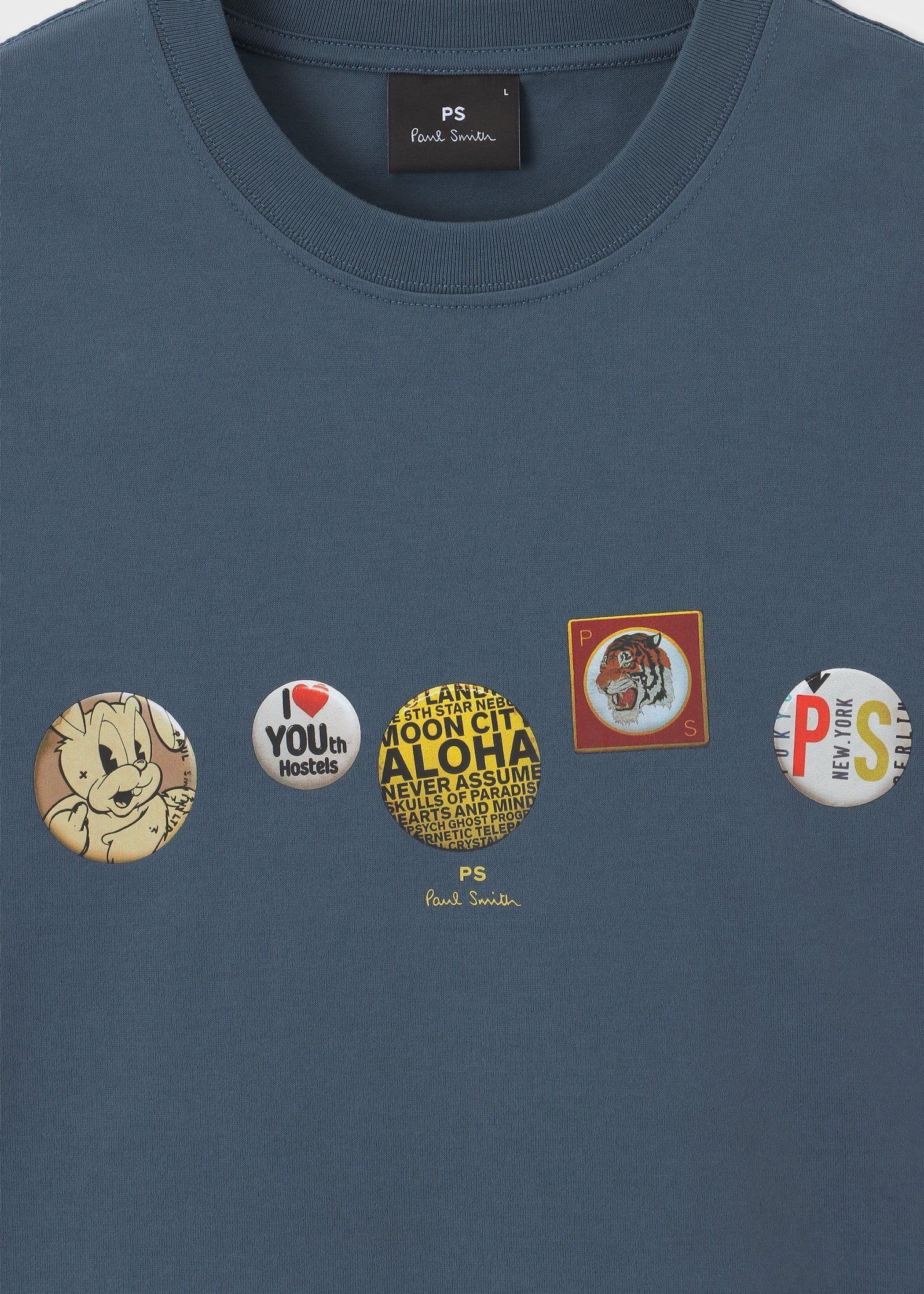 "Button Budges" Tシャツ