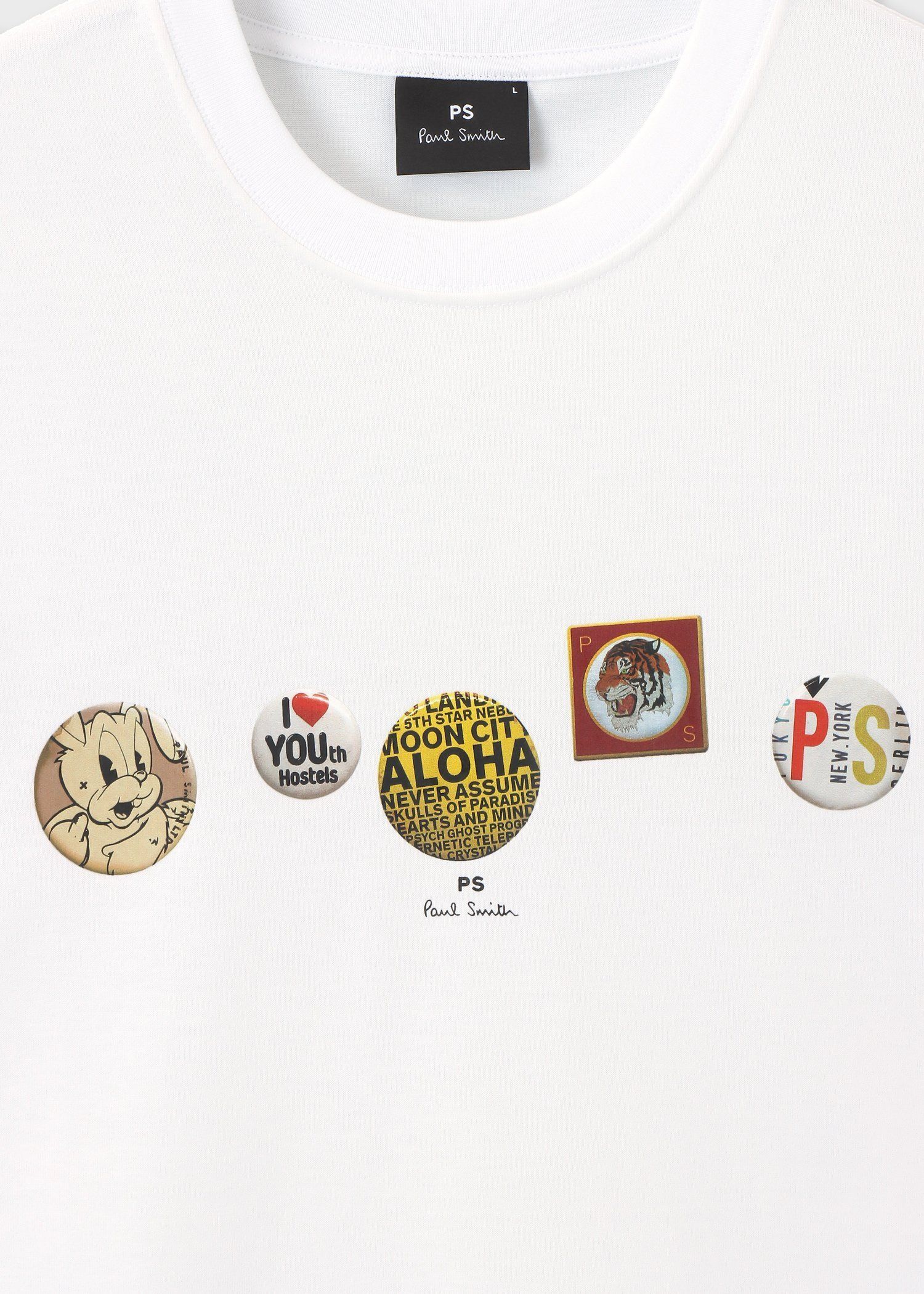 "Button Budges" Tシャツ