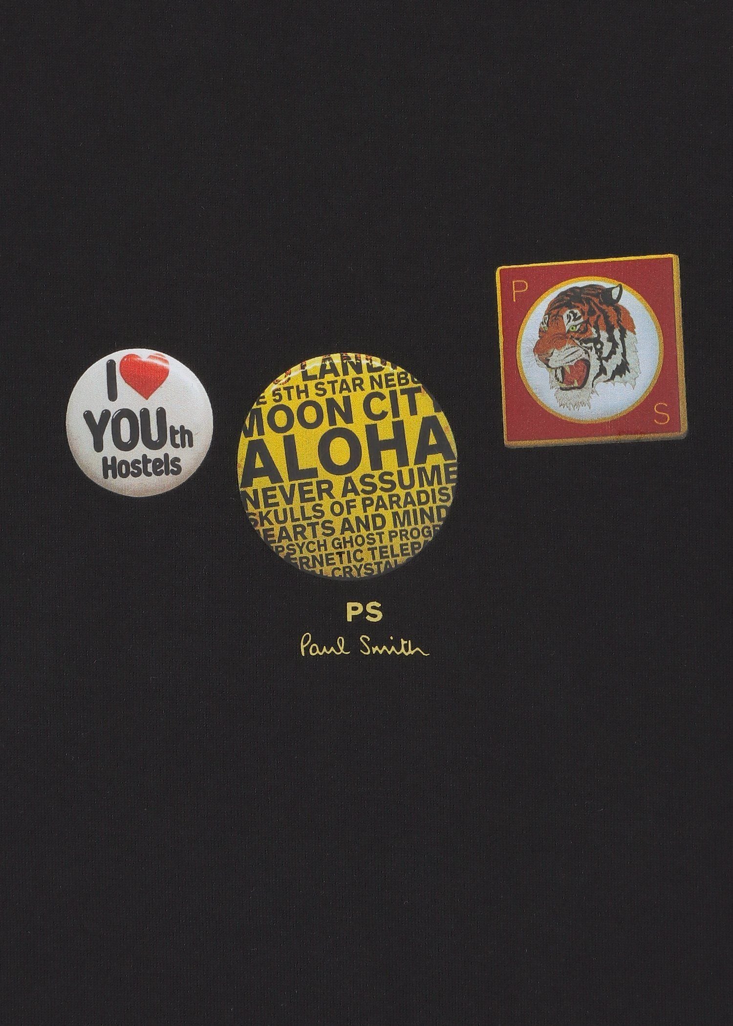 "Button Budges" Tシャツ