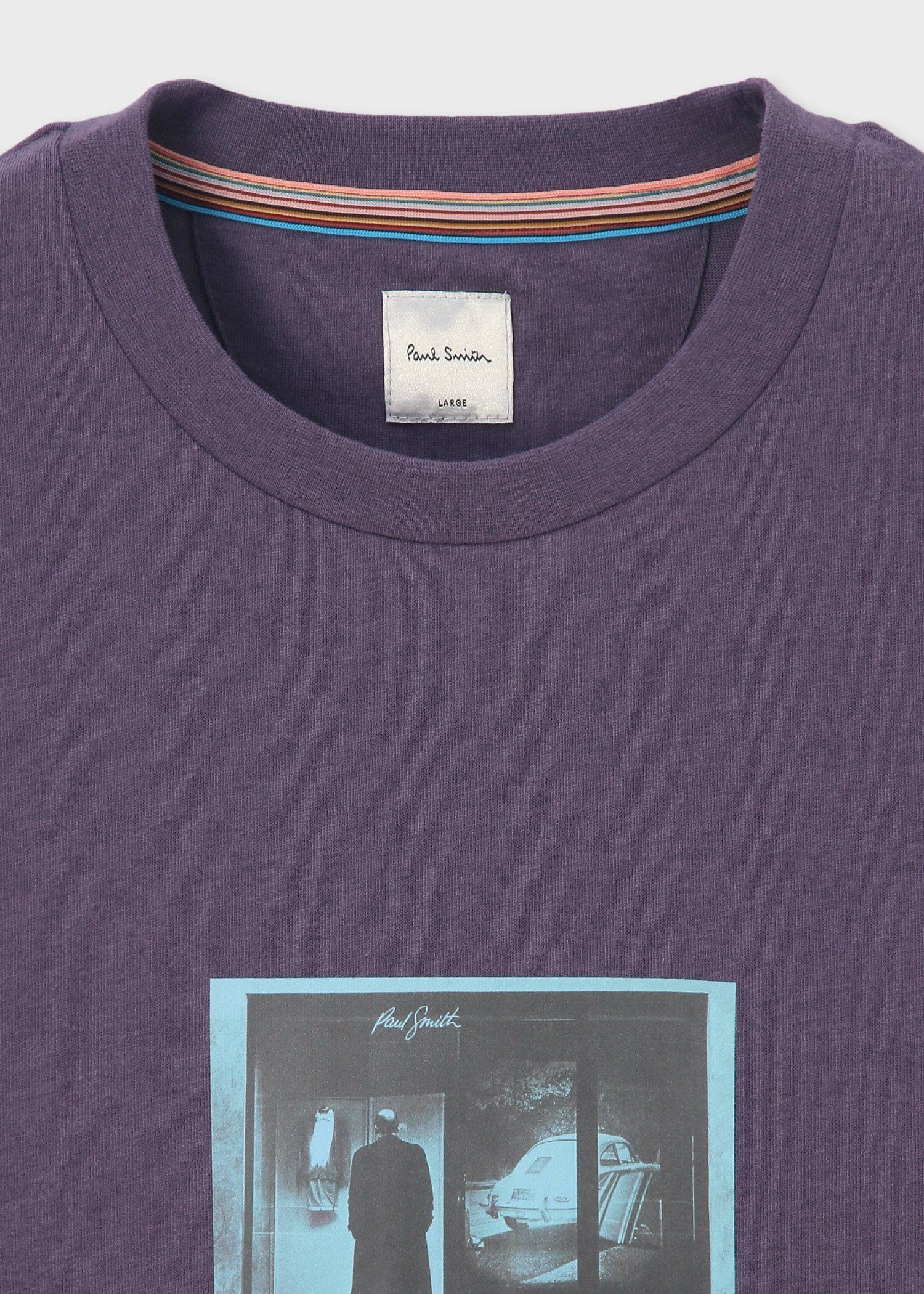 "Window Gaze" Tシャツ