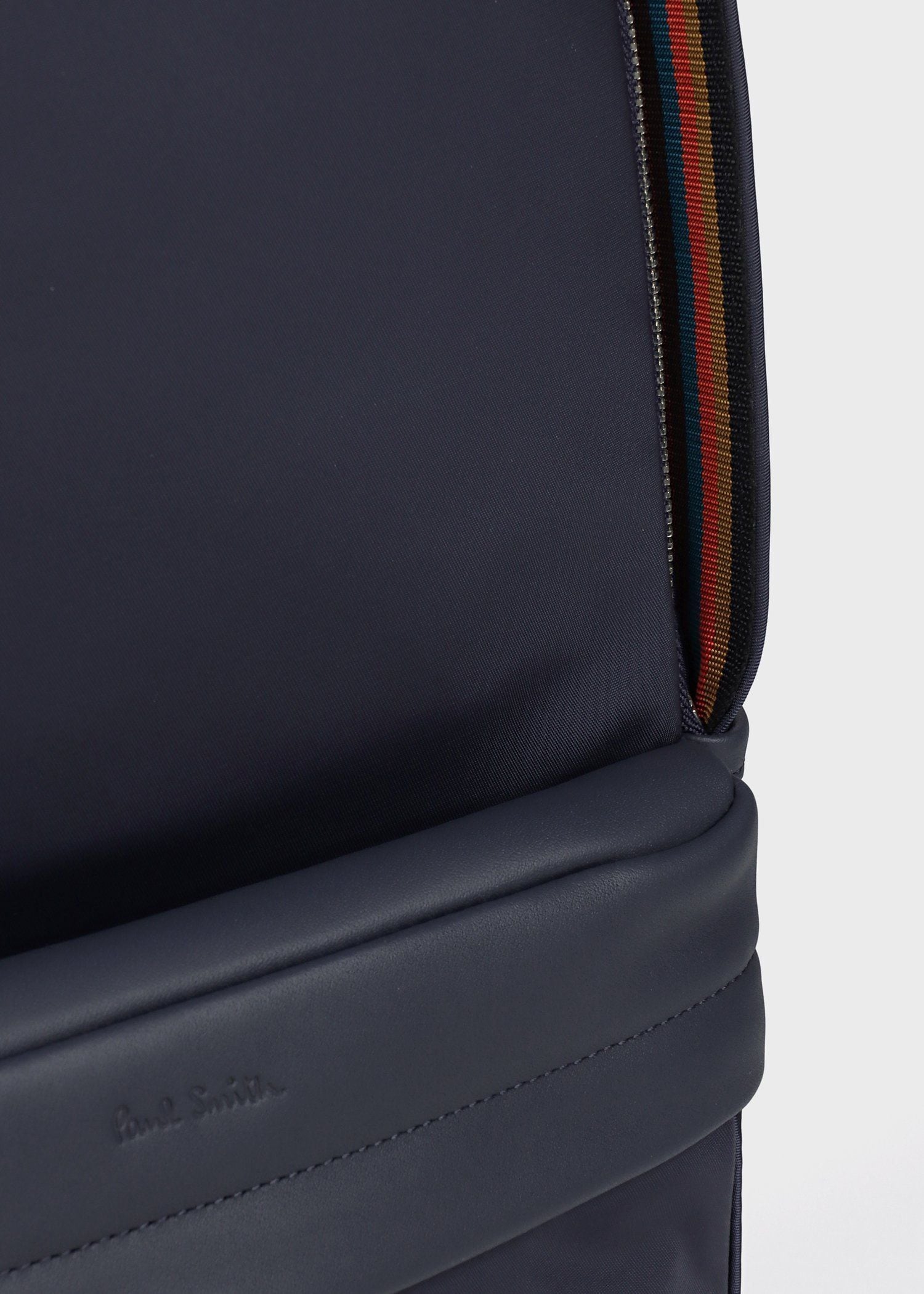 ナイロンブライトストライプトリム SS25 リュック