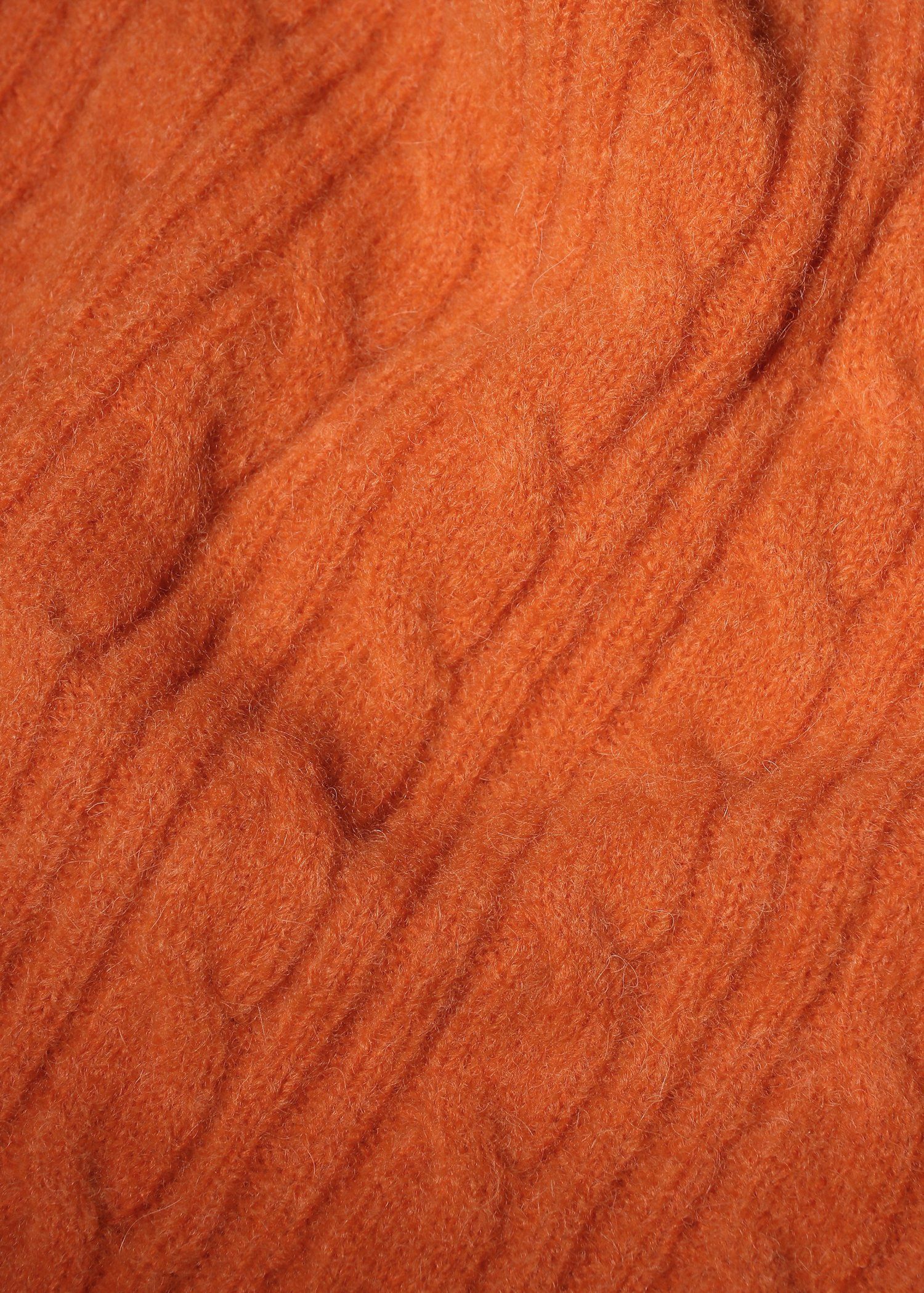 ラグランスリーブ ケーブルニット