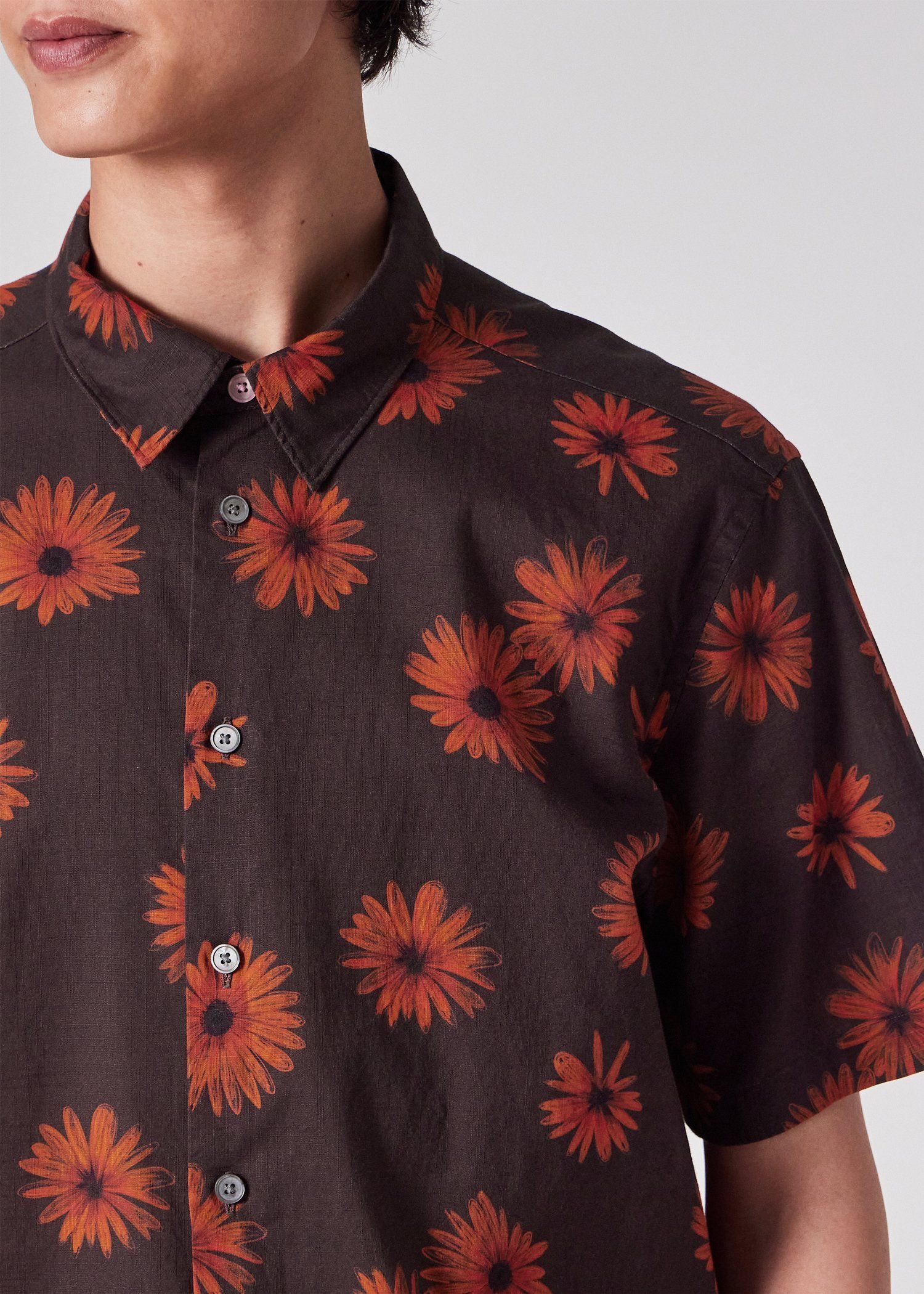 "Luminescent Floral" 半袖シャツ