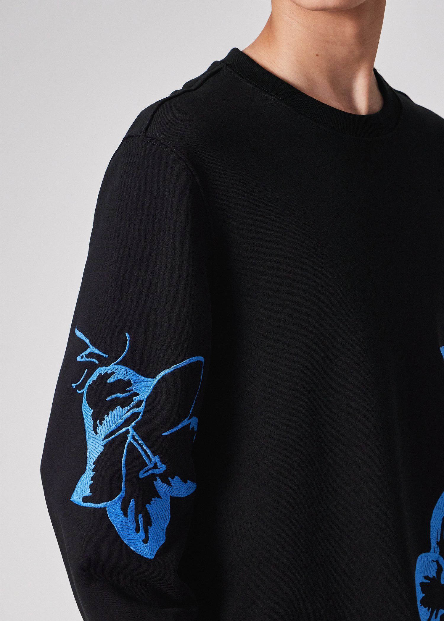 ”Gentian" エンブロイダード スウェット