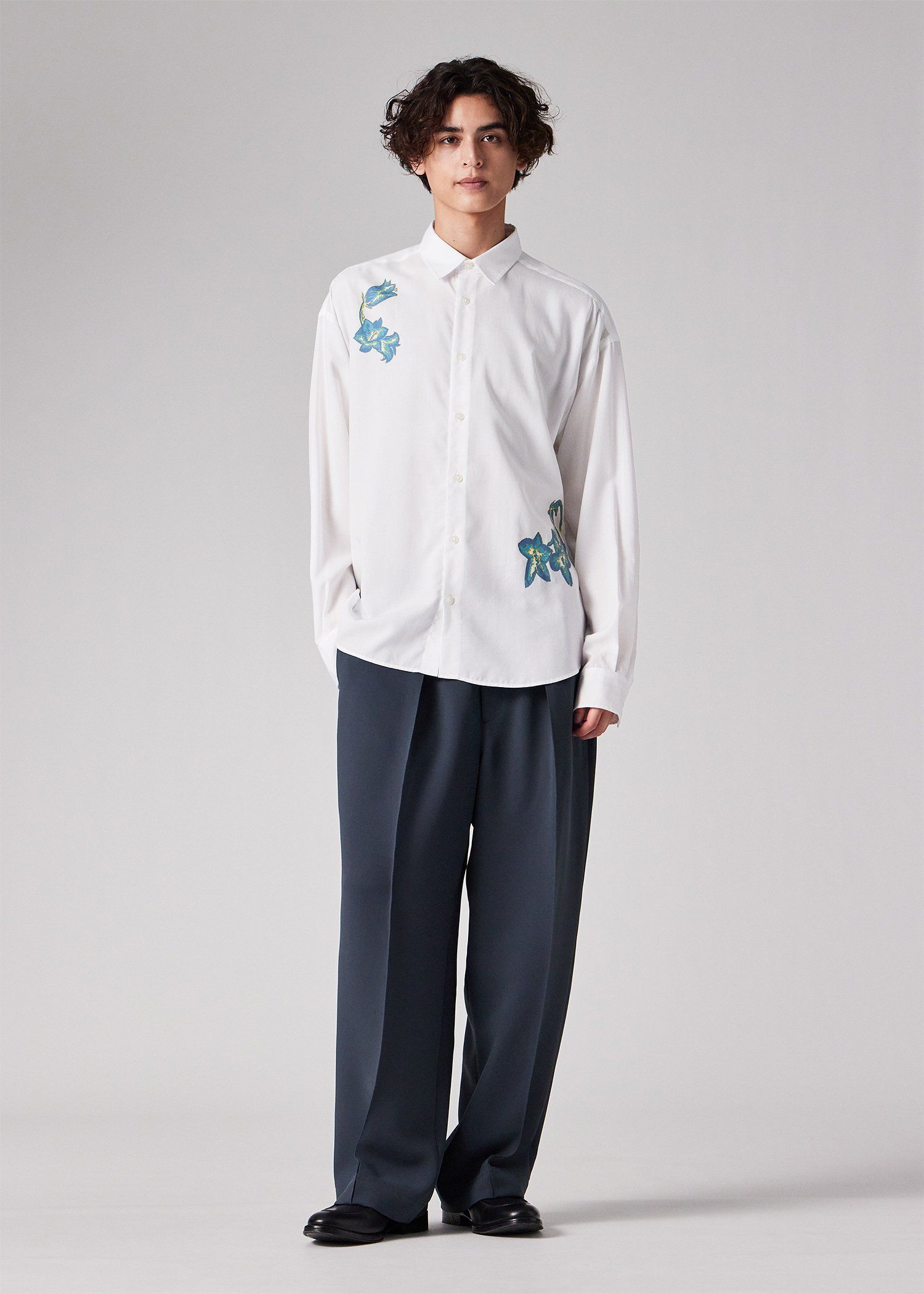 "Drawing Floral" シャツ