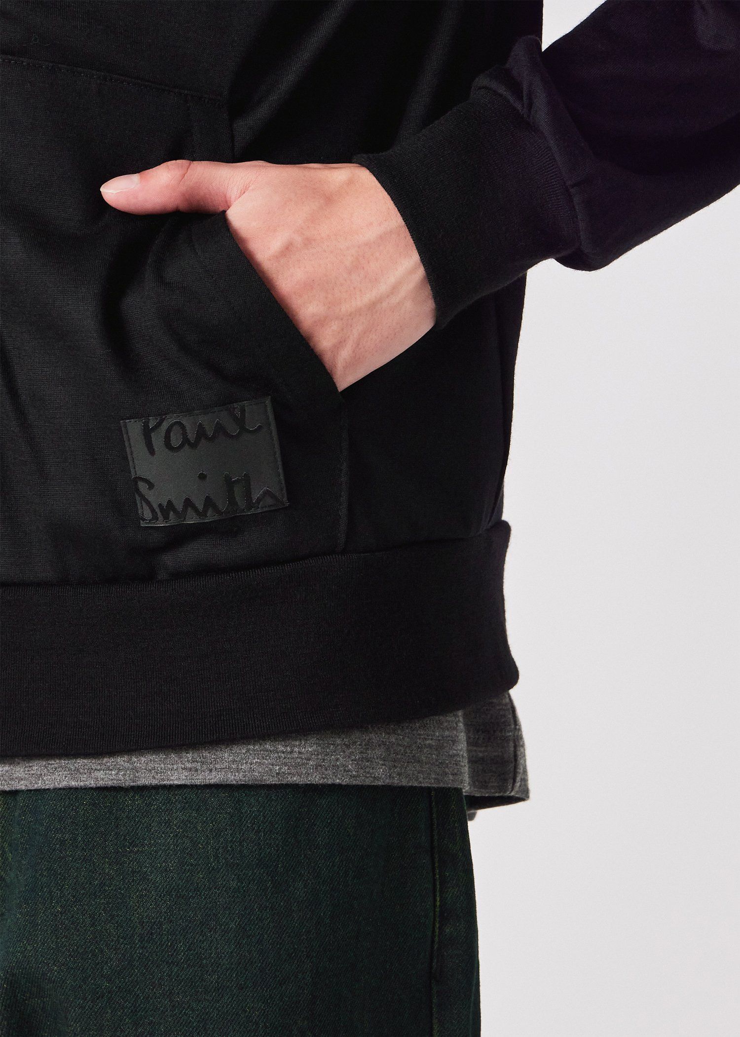 "Cropped Logo" テックウール パーカ