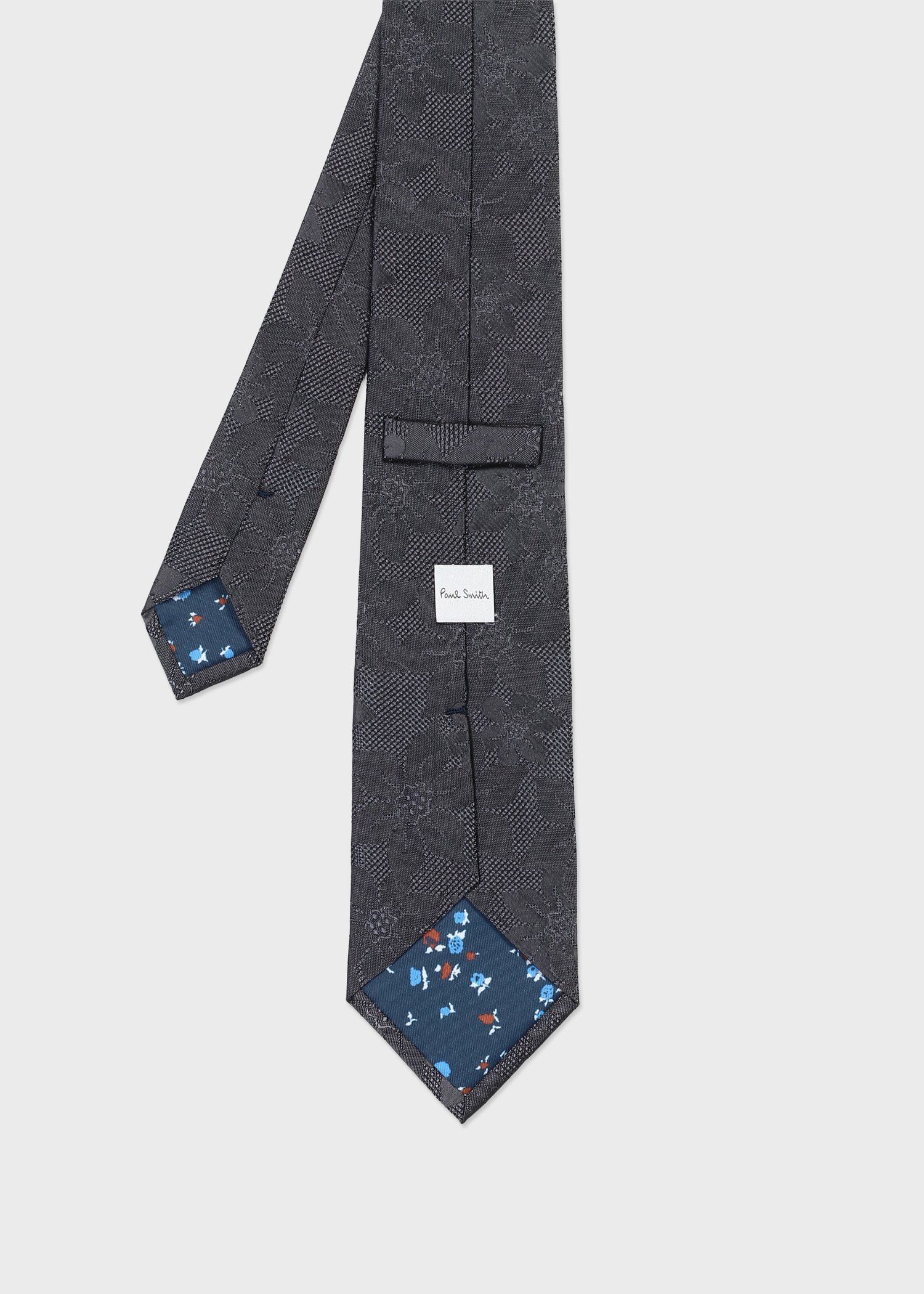 "Monochromatic Floral" タイ