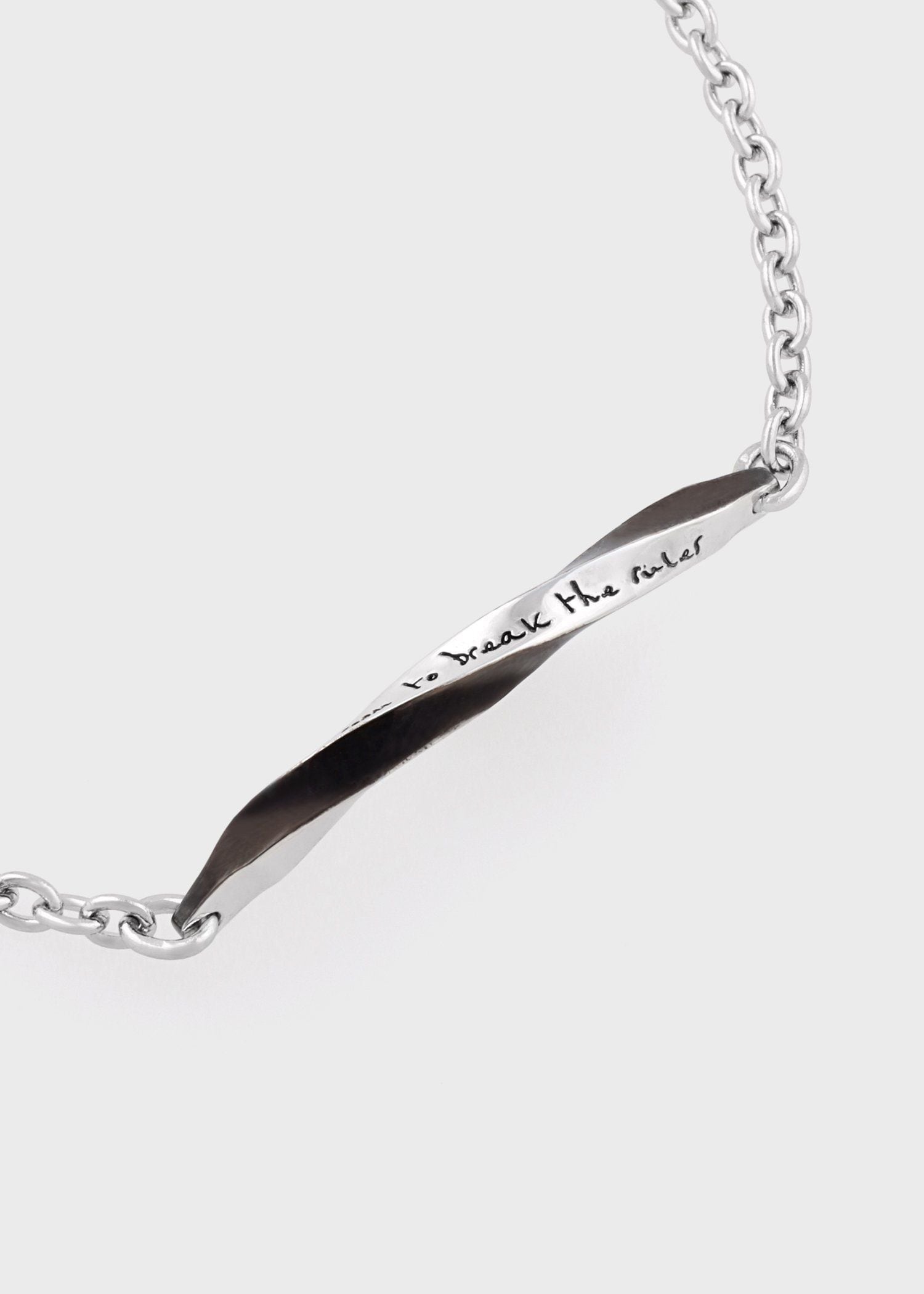 "Twist with Quote" ブレスレット