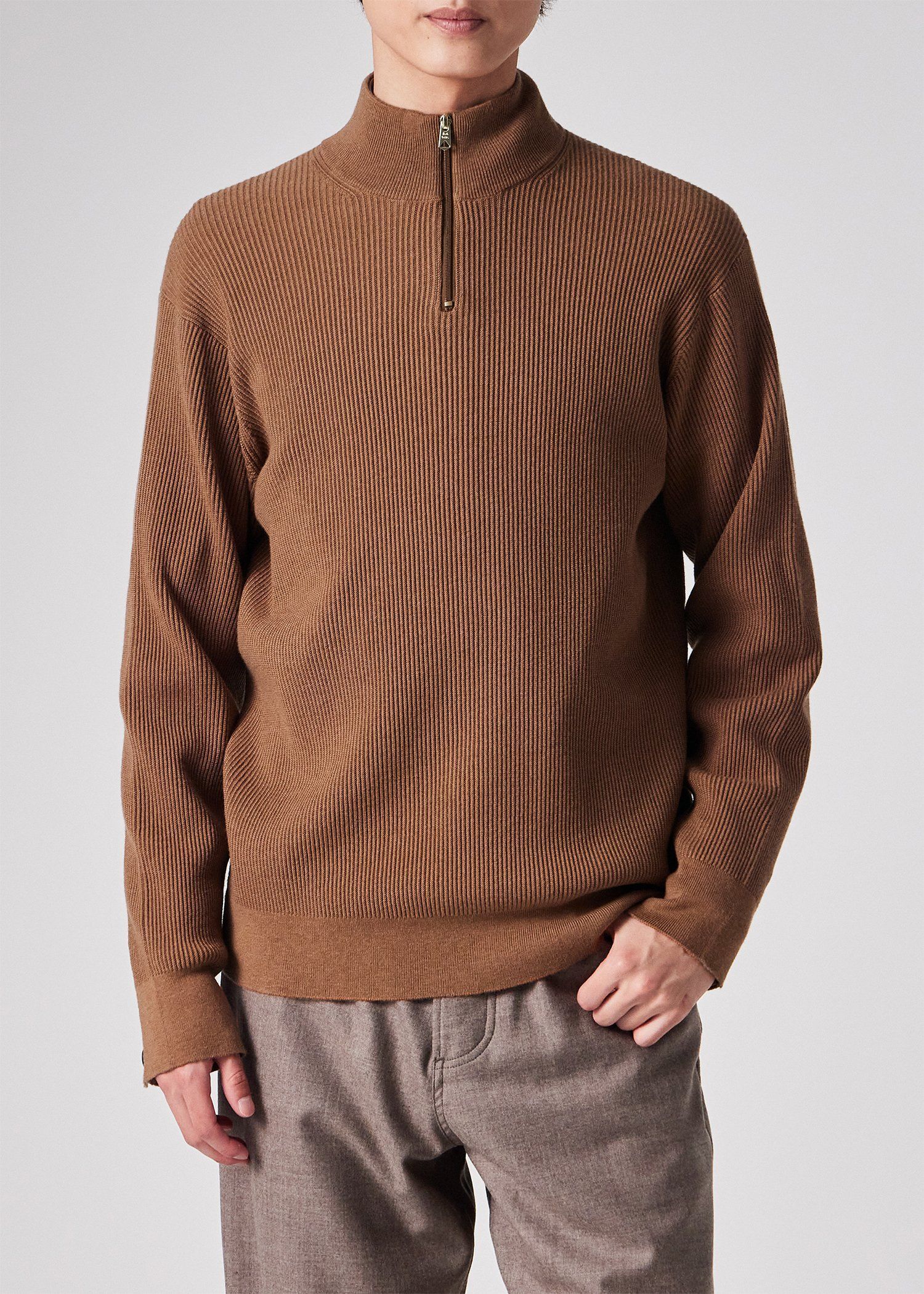 シグネチャーストライプテープ ハーフジップニット（ブラウン