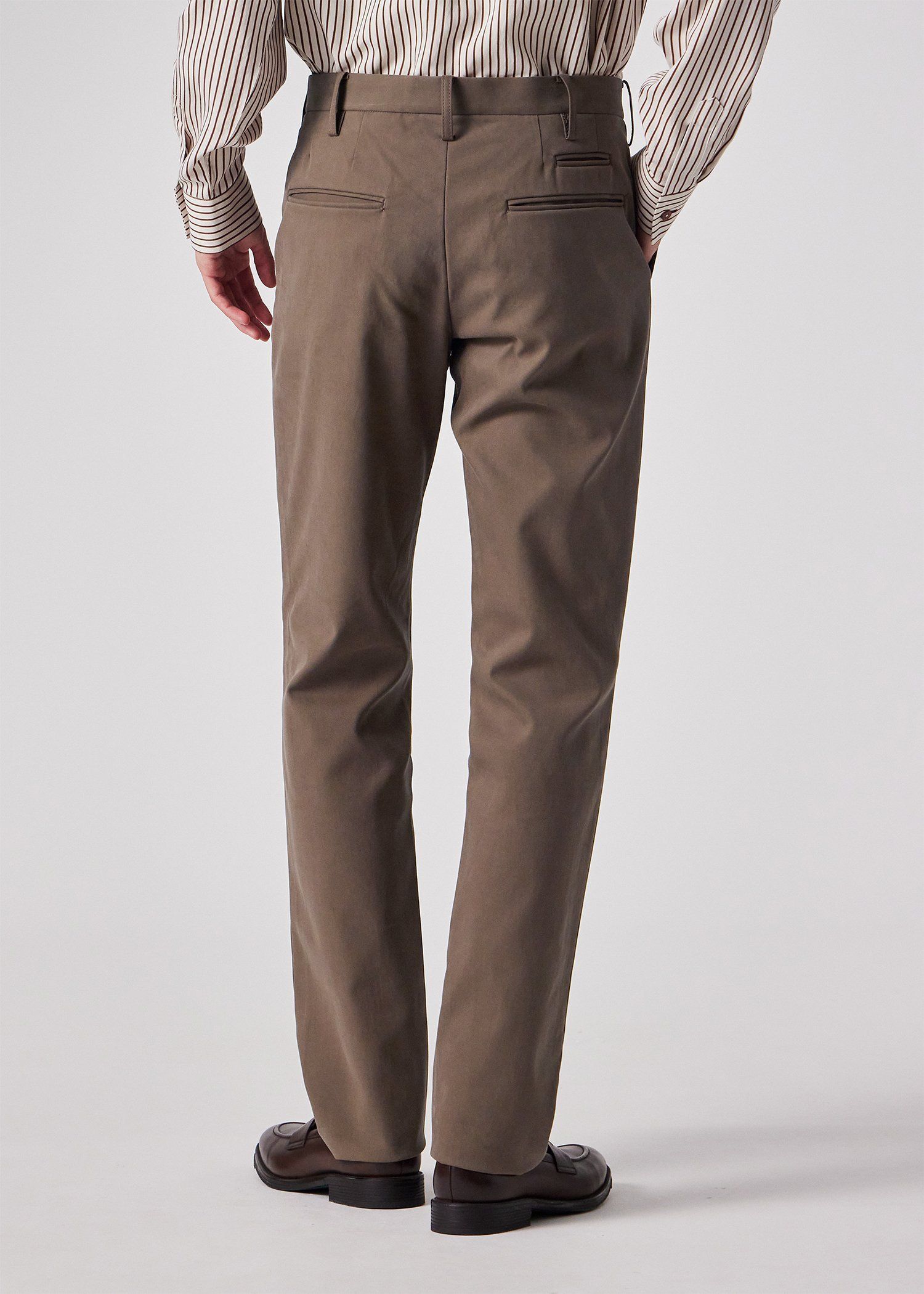 ソリッドコットン テーパードトラウザーズ