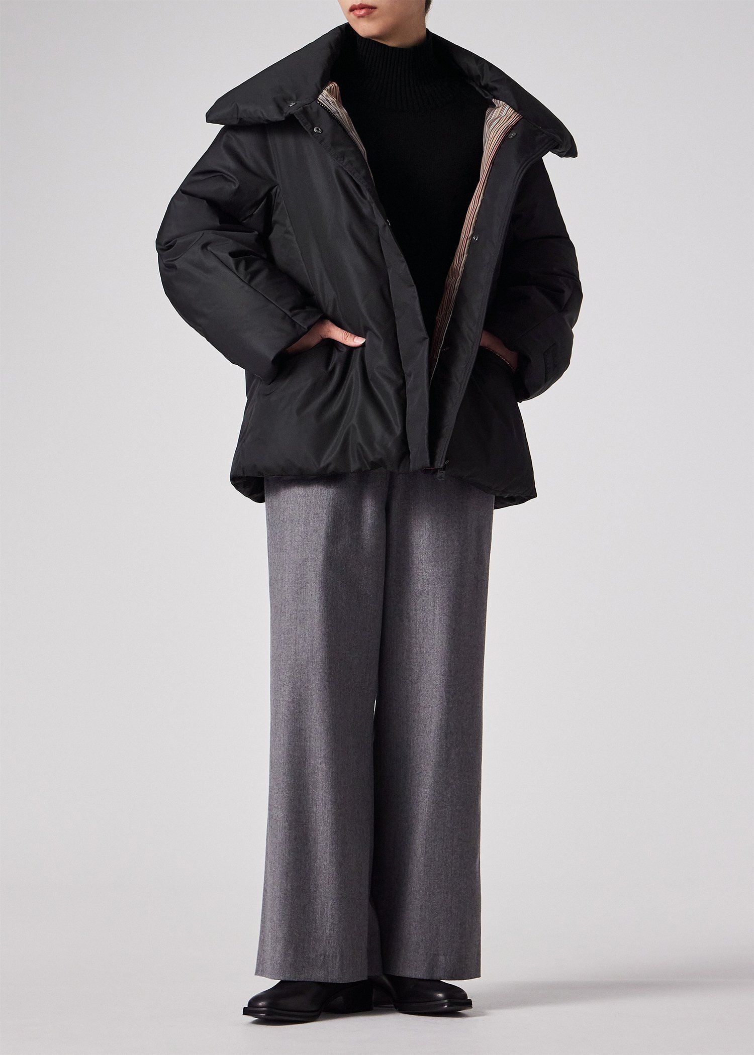 ウィメンズ ラウンド ショートダウン