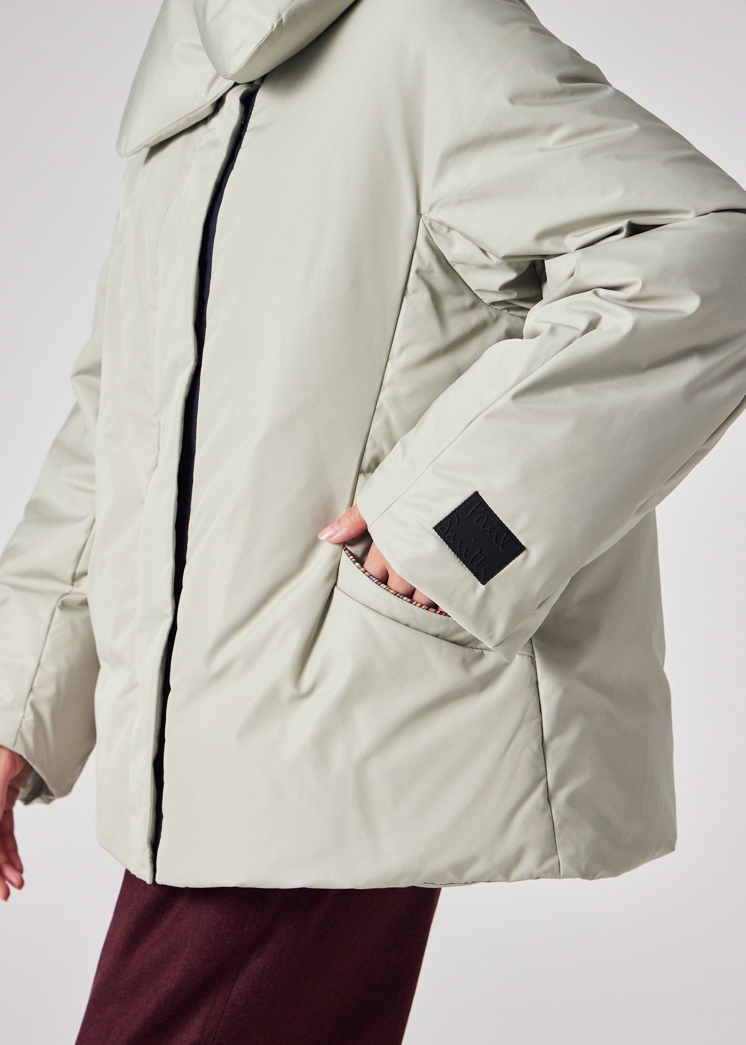 [美品]ポールスミス　ダウンジャケット　ショート丈　Lサイズ　切り替えカラー Paul Smith（ポール・スミス） ダウンコート ダウンジャケット