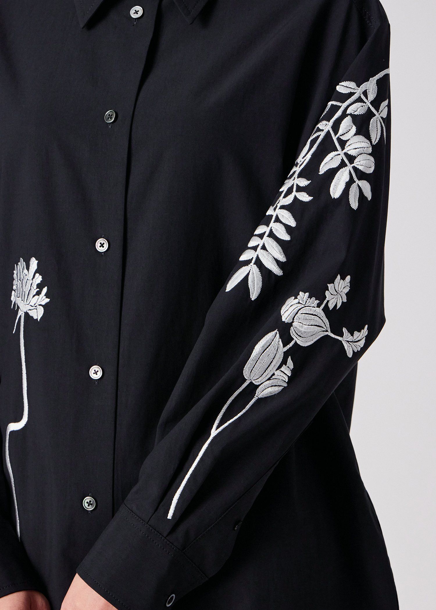 ウィメンズ エンブロイダリー ネイビー ブラウス