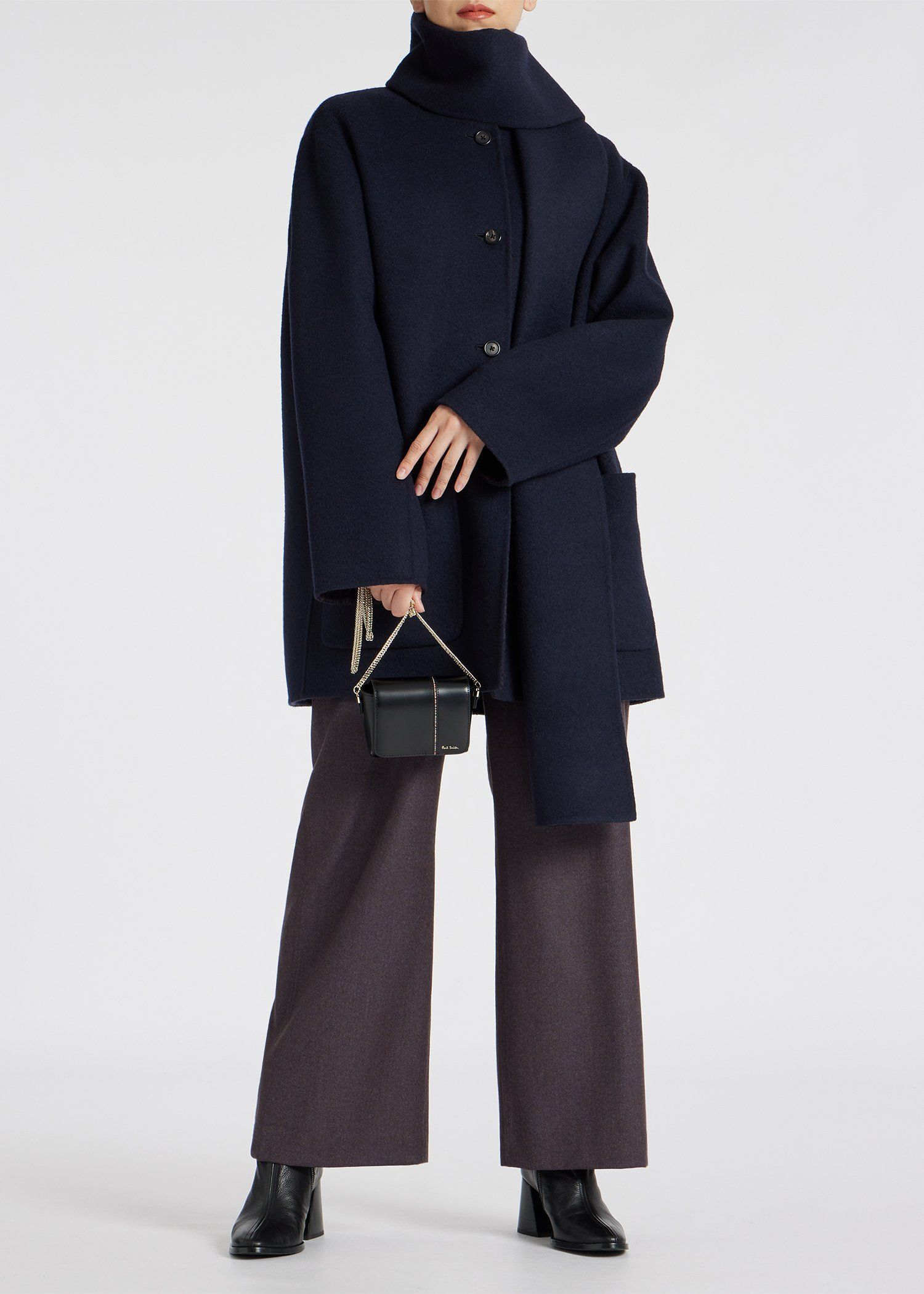 シグネチャーストライプ インバーテッド チェーンポーチ