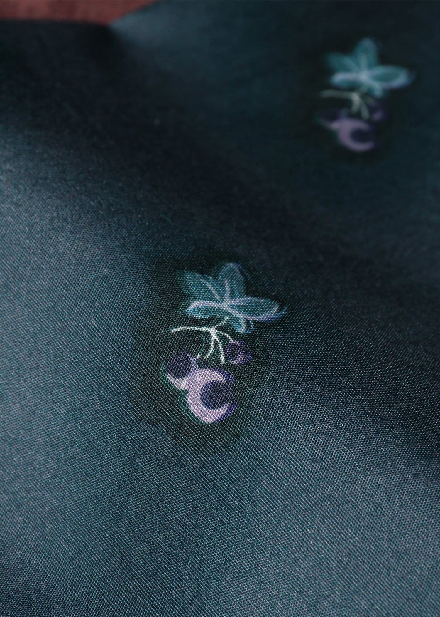 "Travel Collage" プリントシャツ