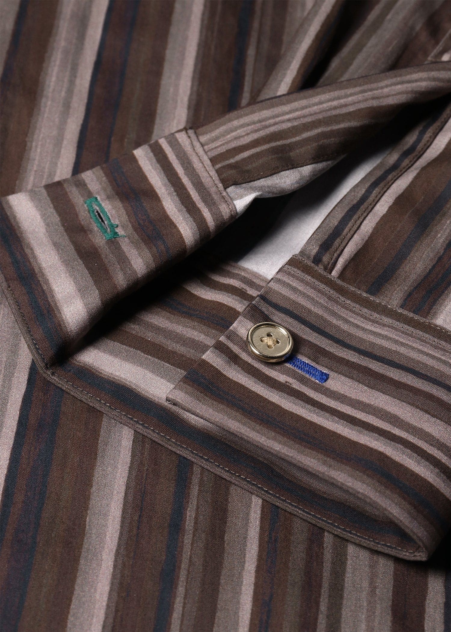 "Painted Signature Stripe" シャツ