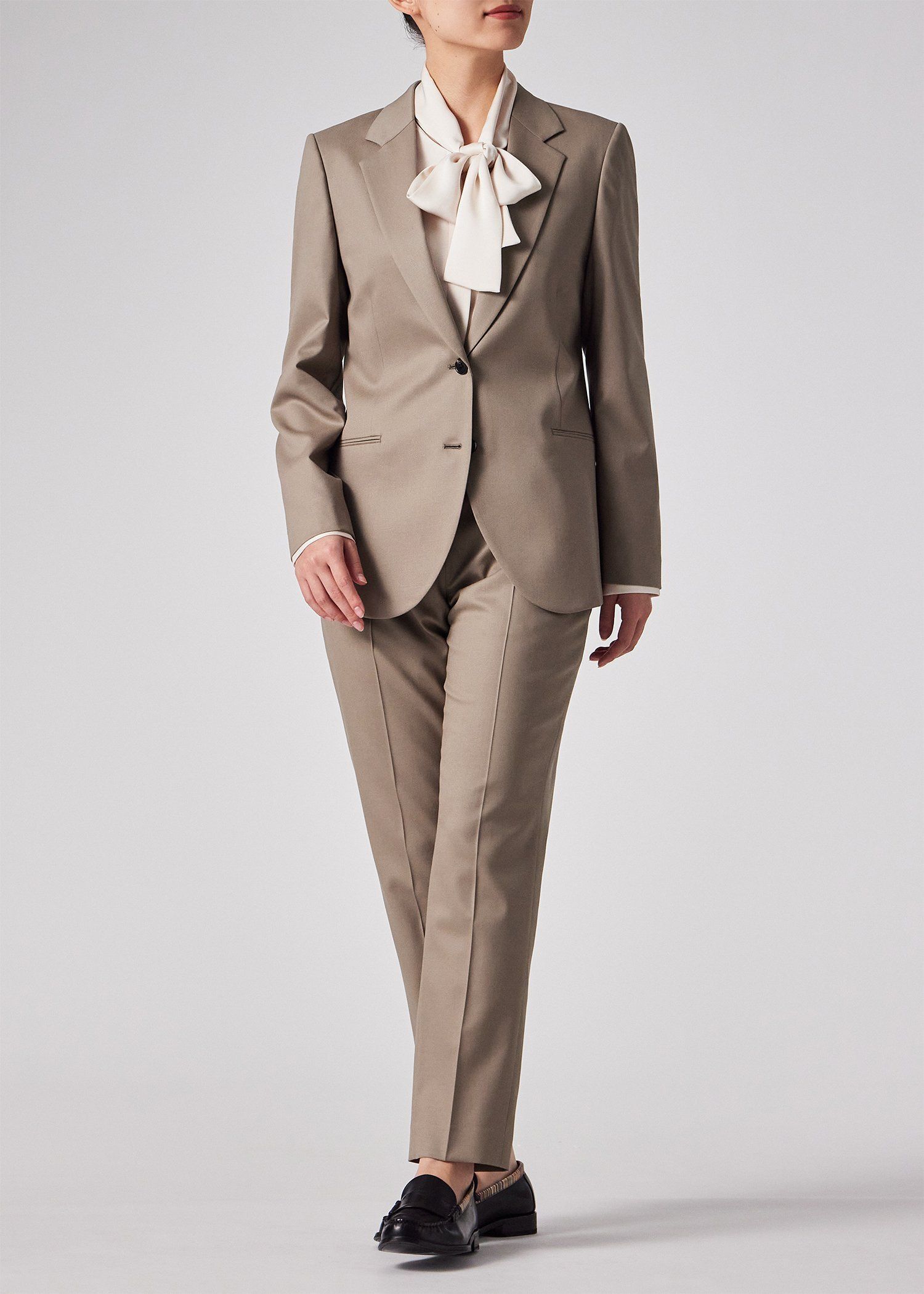 ウィメンズ トラベル テーパードパンツ