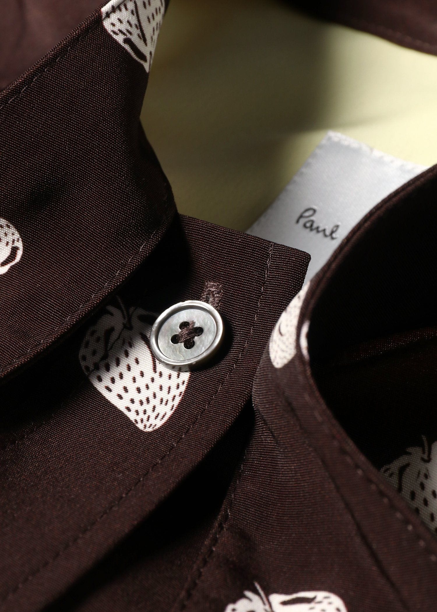 ウィメンズ "Graphic Strawberry" ボウタイ ブラウス