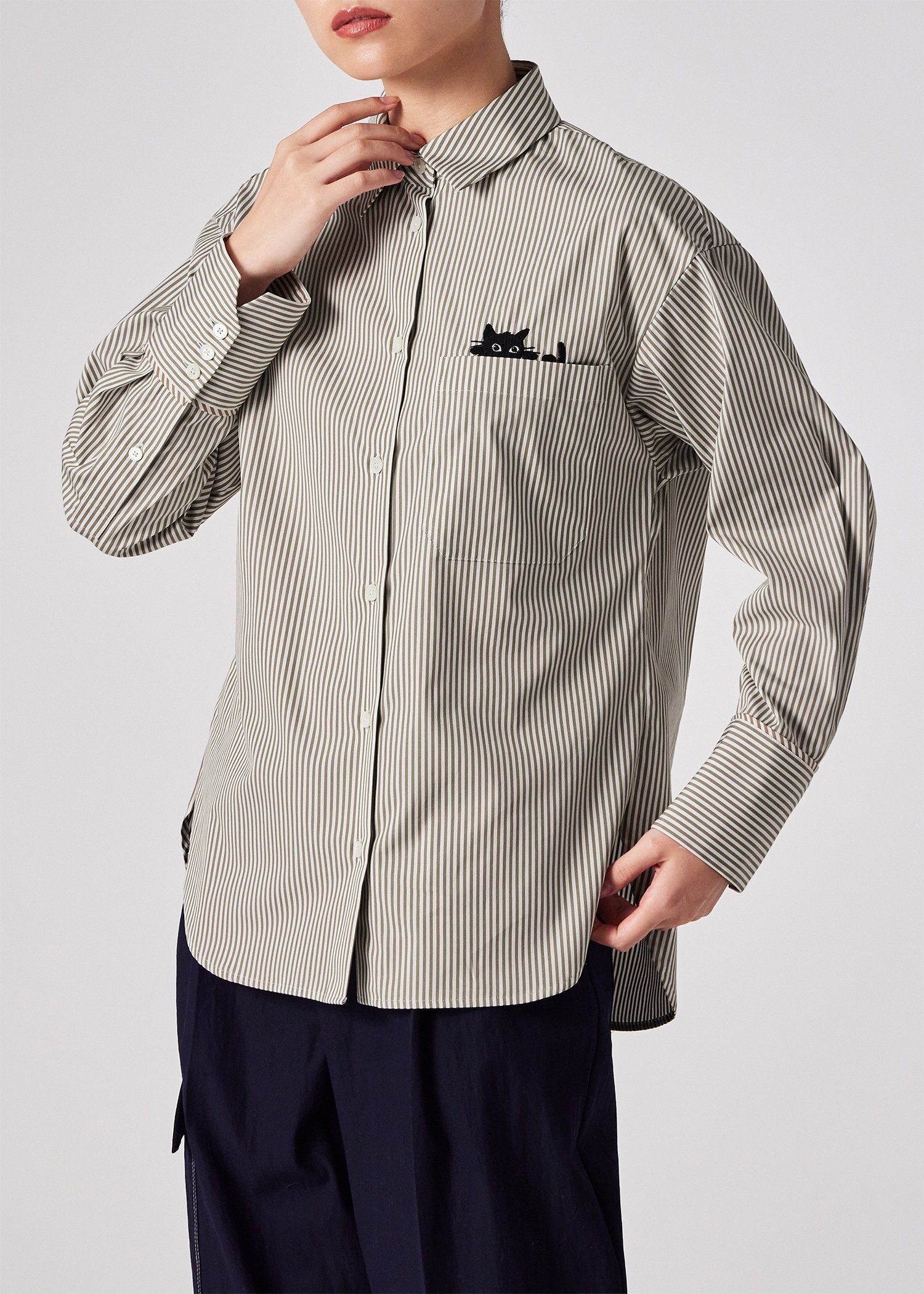 ウィメンズ キャットエンブロイダリーシャツ