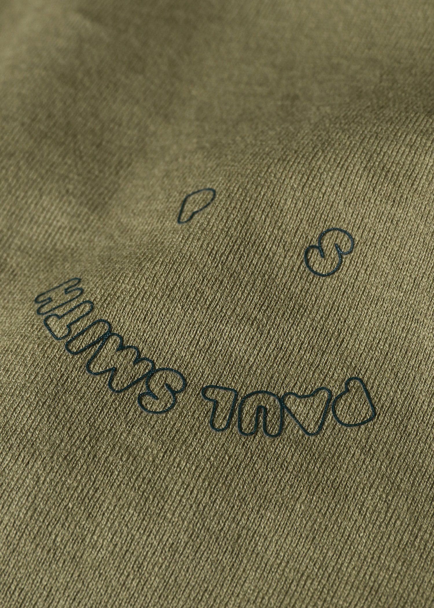 "Happy" ガーメントダイ Tシャツ