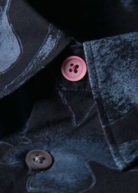 希少 極美品 ポールスミス 薔薇柄 シルク混 光沢 白ステッチ 上下 ネイビー Paul Stuart ｜【黒田エイミが着こなす ポール・スチュアート】会食や
