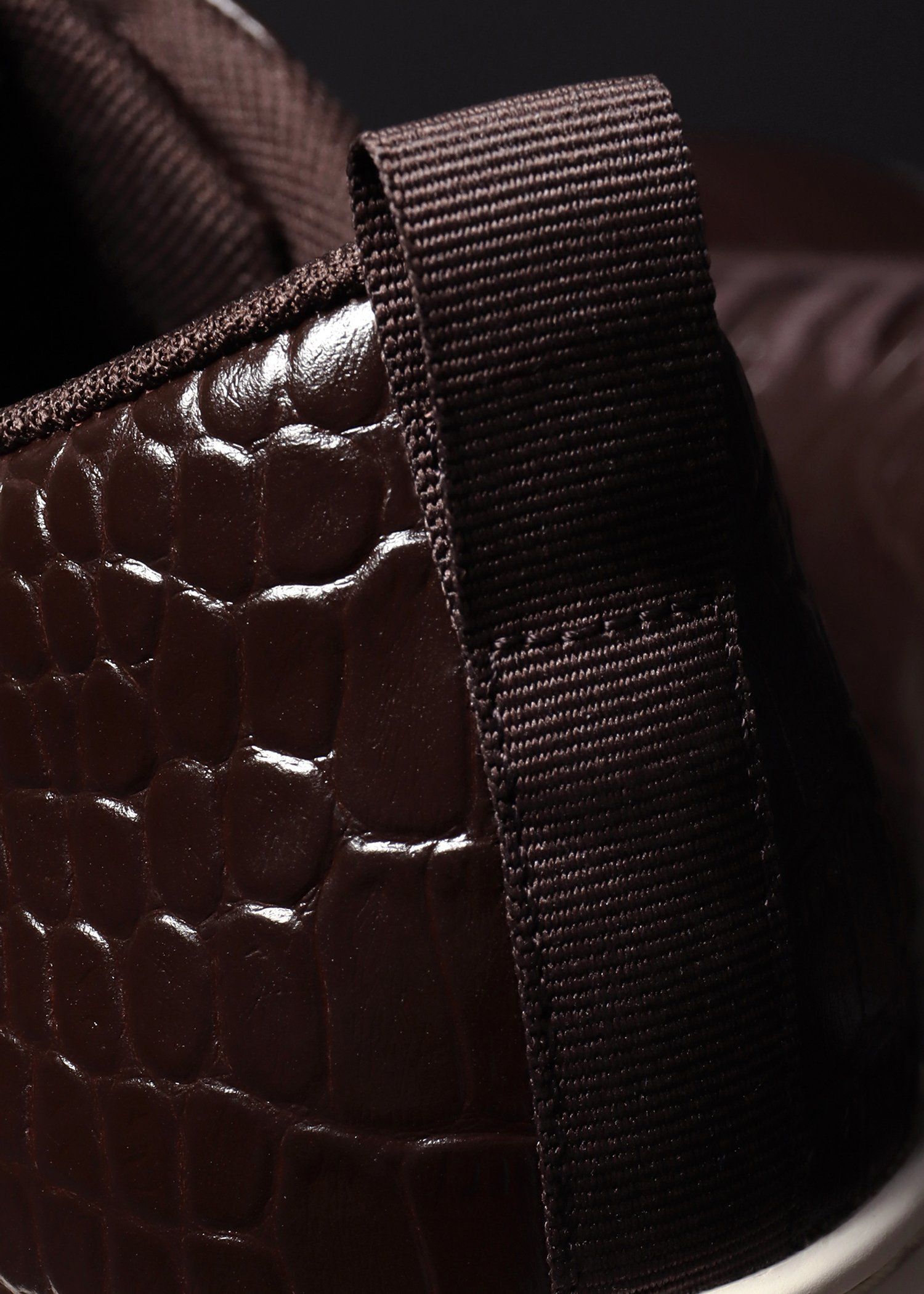 "Lee" クロコエンボス レザースニーカー