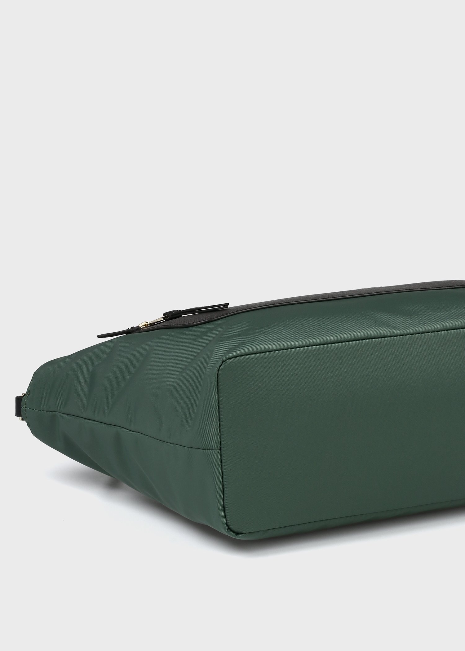 モダンナイロン ショルダーバッグ