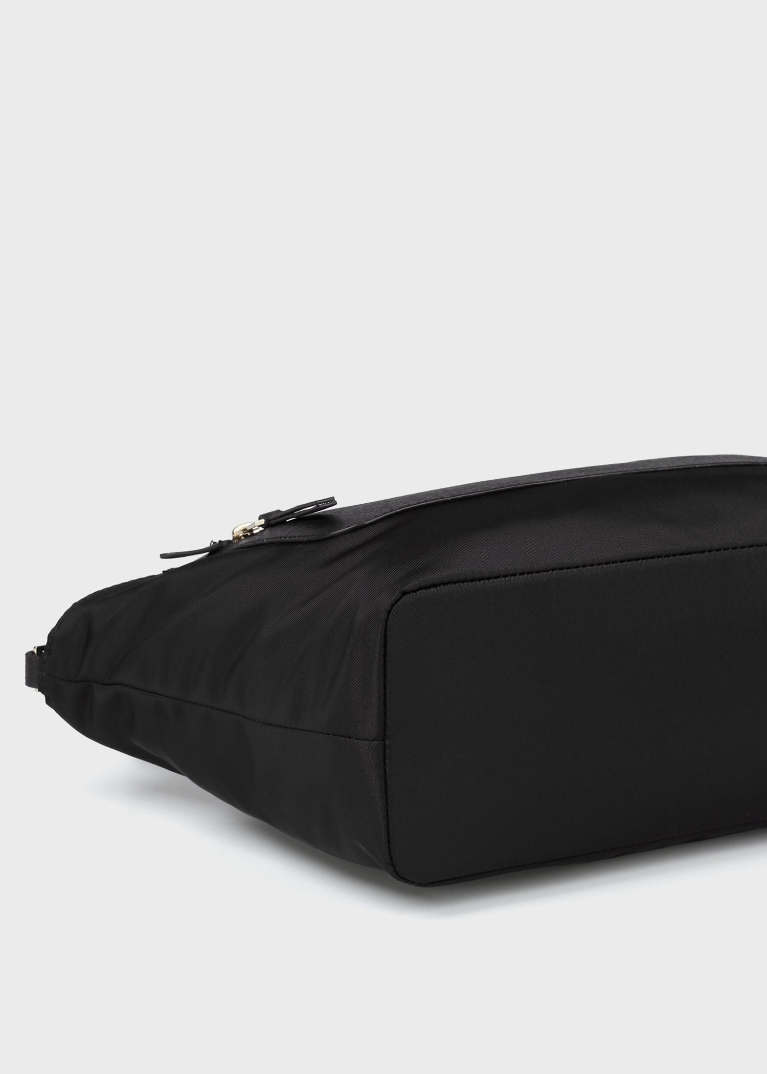 モダンナイロン ショルダーバッグ