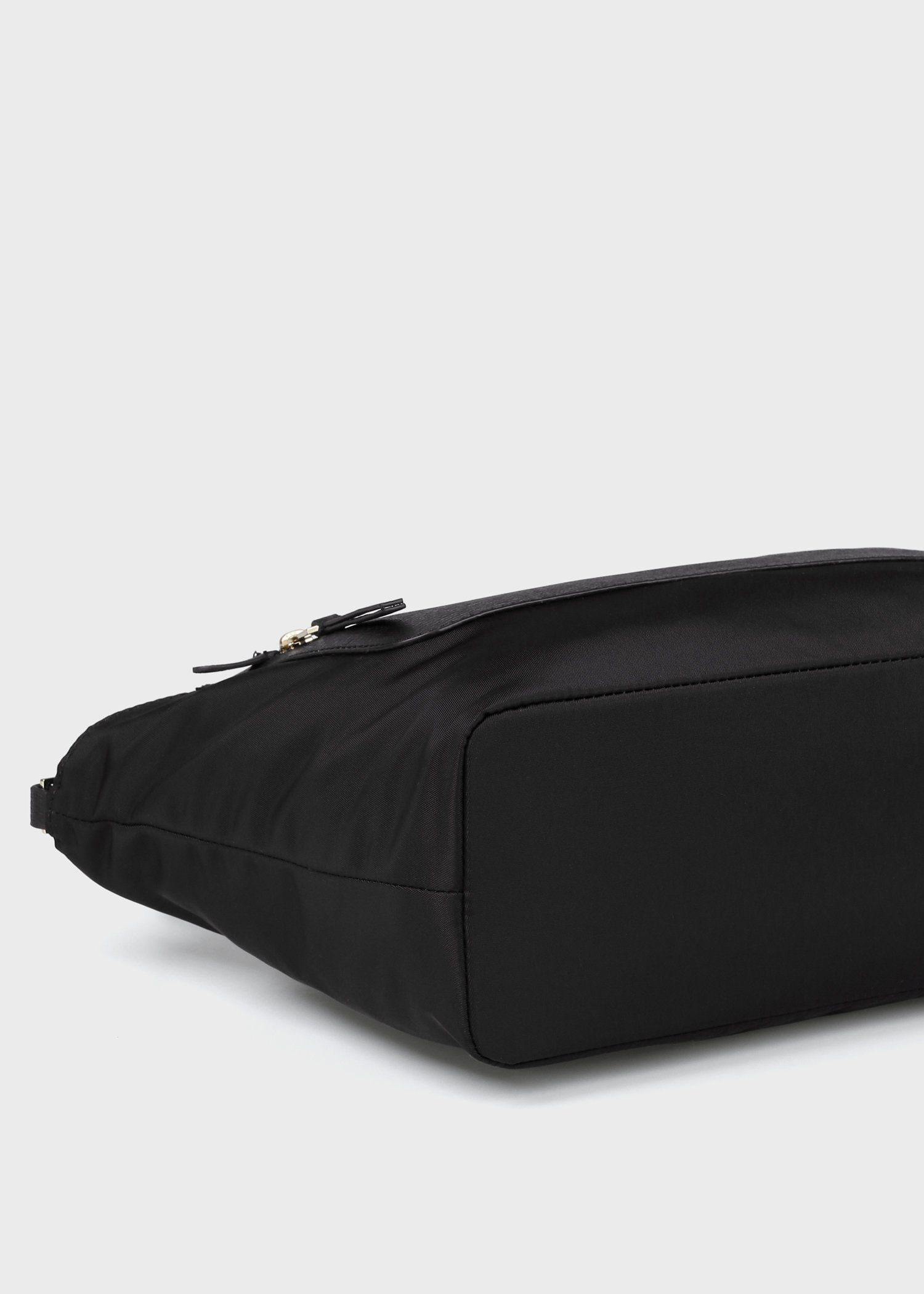 モダンナイロン ショルダーバッグ