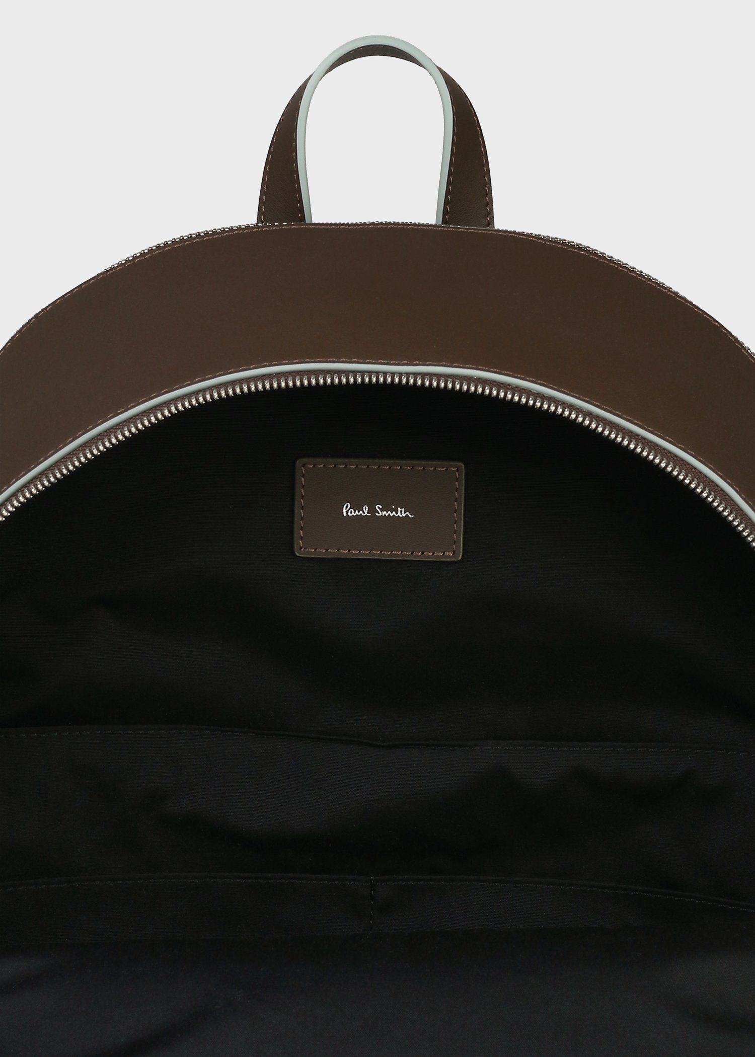 ロゴエンボス リュック