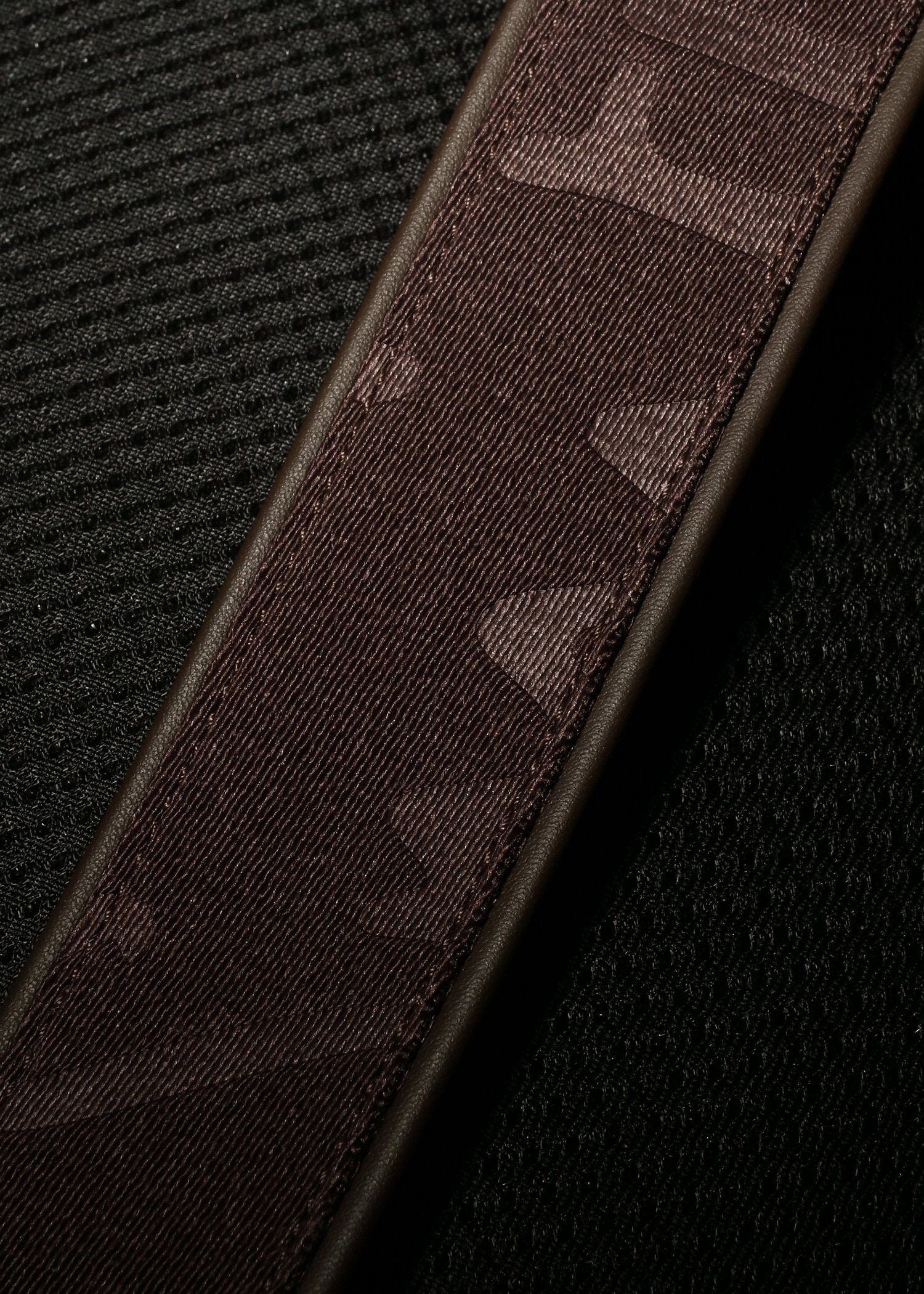 ロゴエンボス リュック