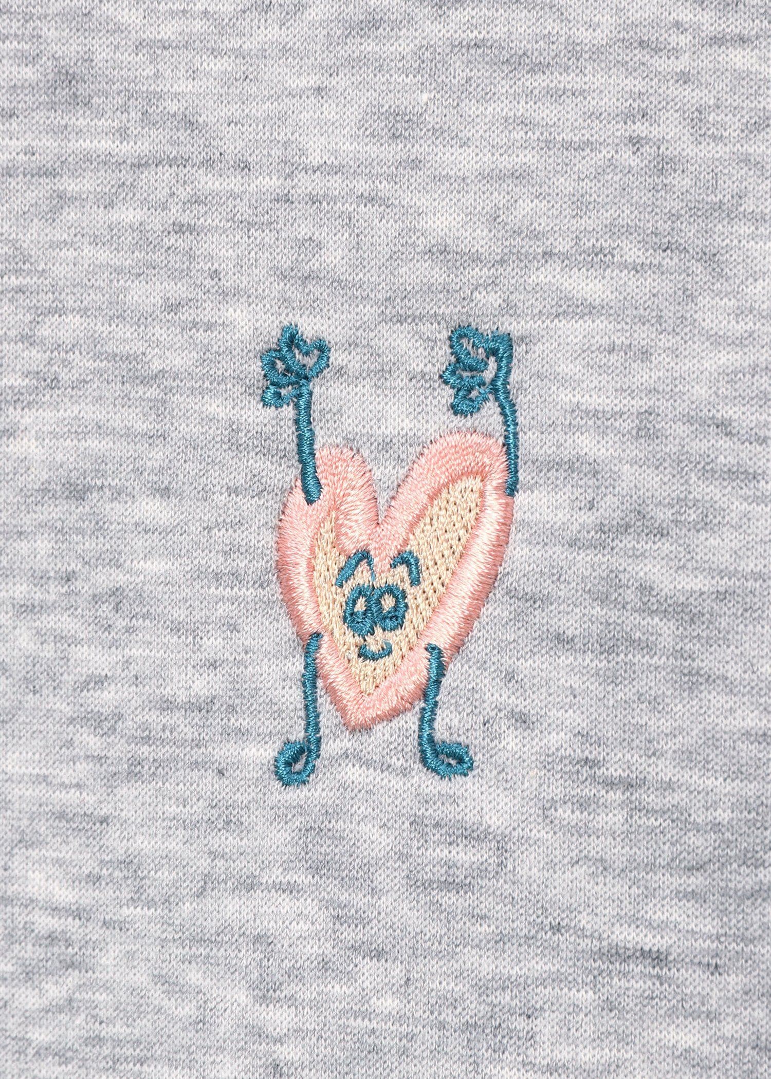 “Heart Embroidery” ダンボール ロングスリーブTシャツ