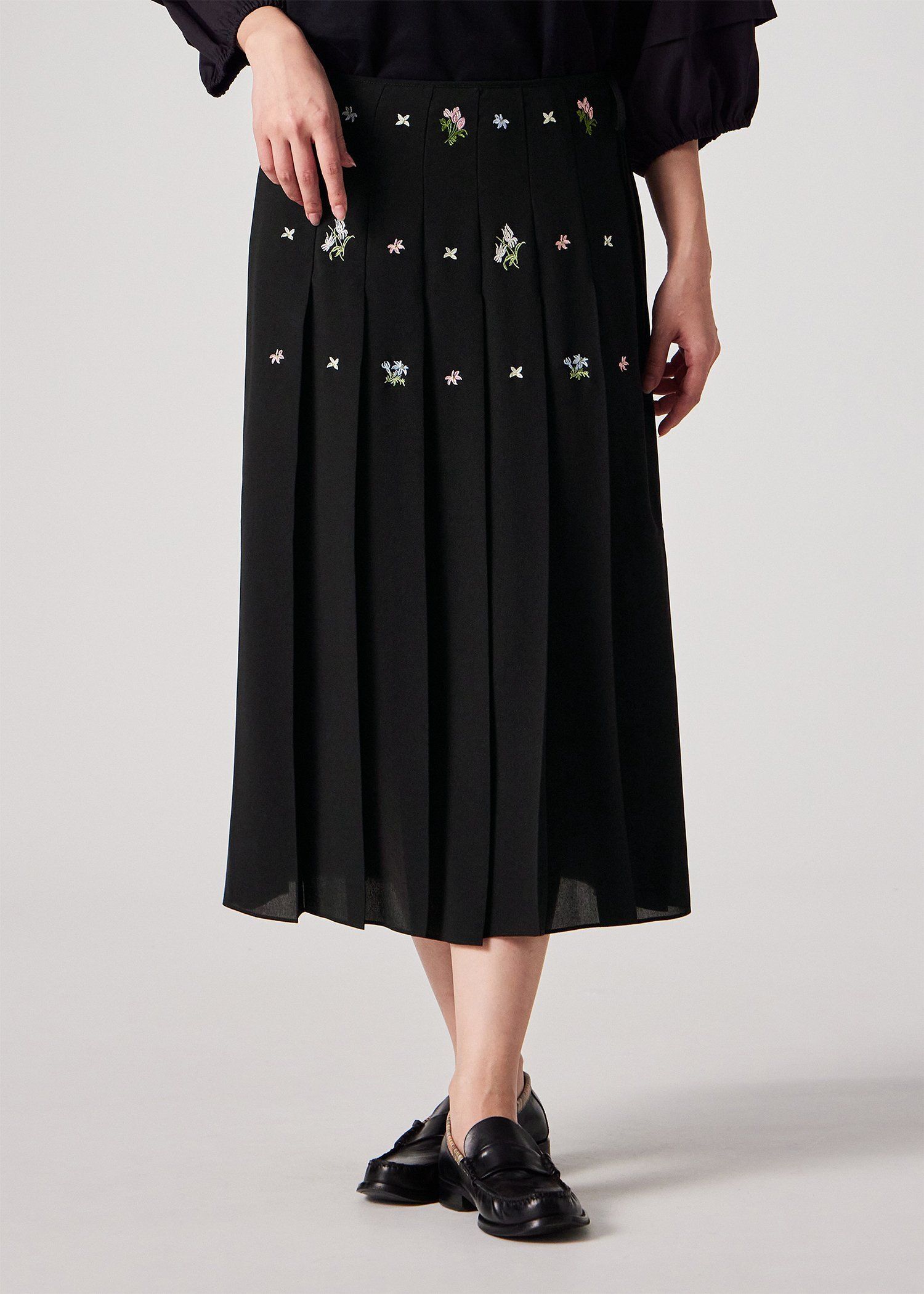 ウィメンズ フラワーエンブロイダリー スカート