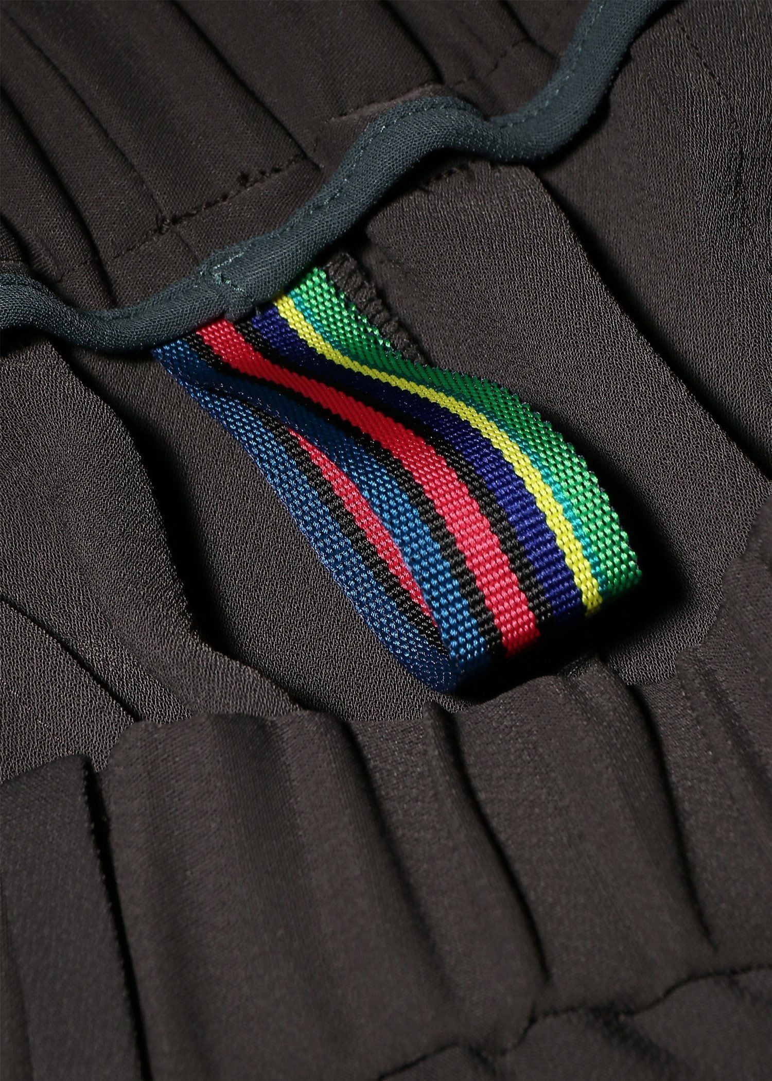 ライトドライテクスチャー バギーパンツ