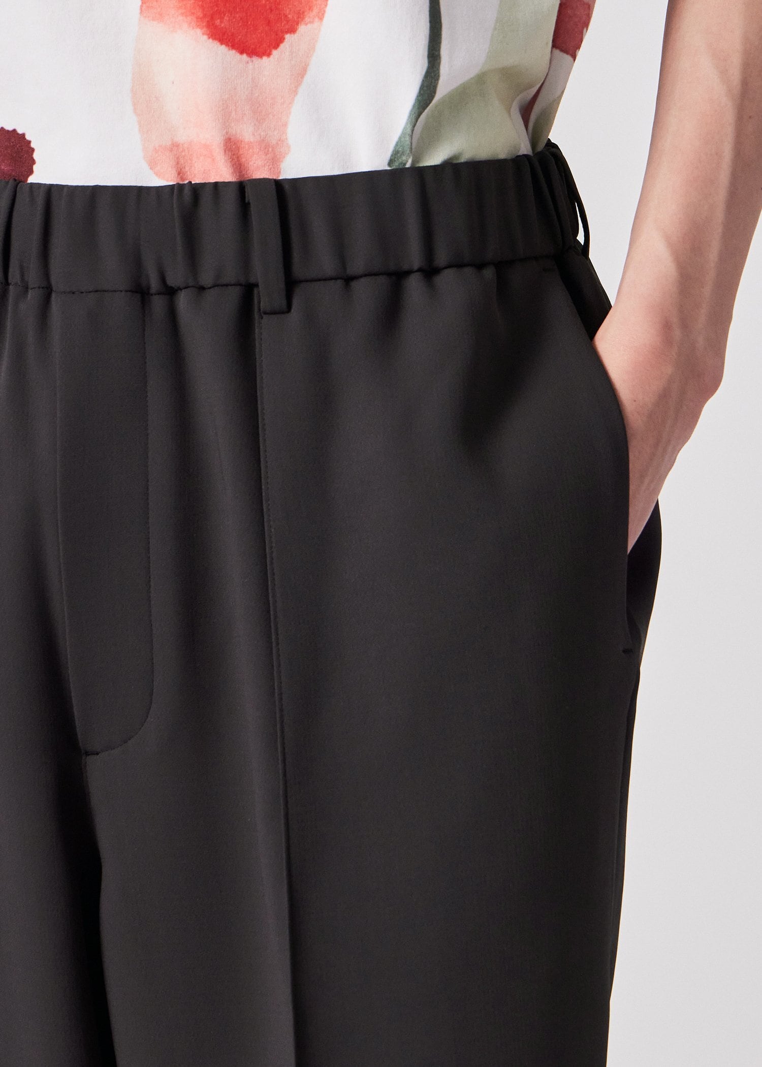 ライトドライテクスチャー バギーパンツ