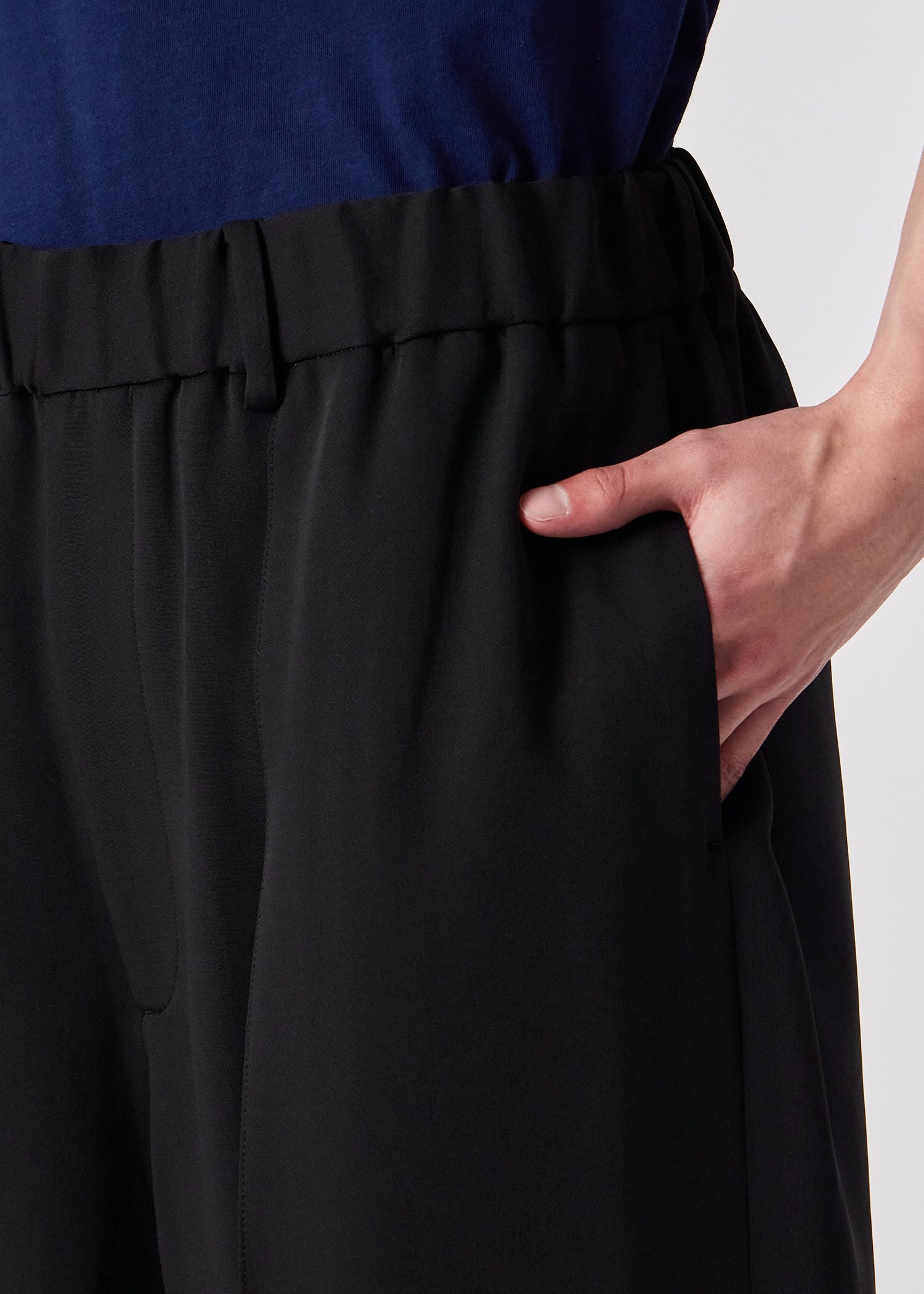 ライトドライテクスチャー バギーパンツ