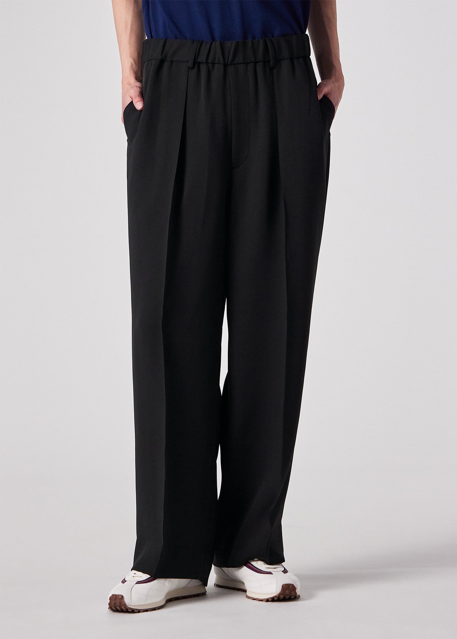 ライトドライテクスチャー バギーパンツ